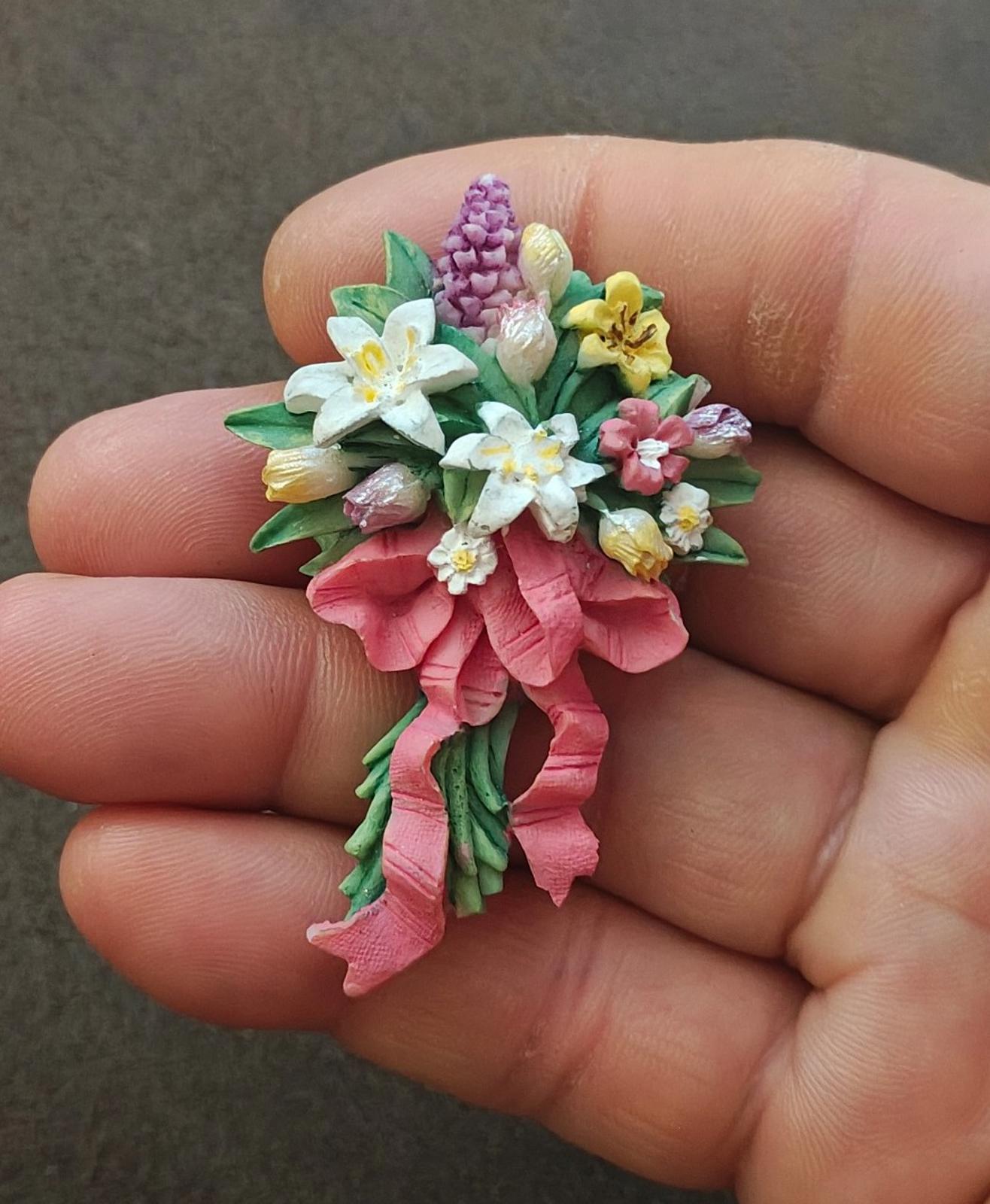 1980s Flower Bouquet Resin Brooch Featuring Colorful Flowers & a Pink Ribbon