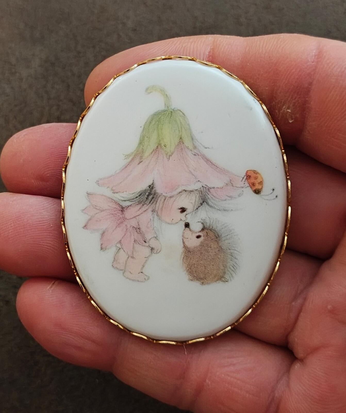 Super Cute 1970s Rare Hallmark Pixie Girl Cameo Gold Tone Brooch