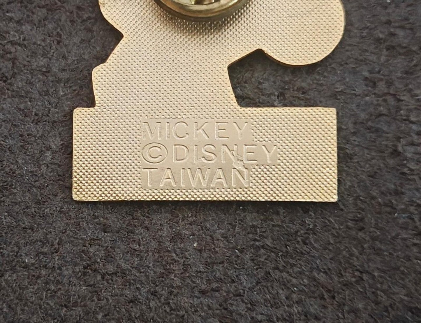 1986 Vintage Coca-Cola Mickey Mouse Limited Edition Gold Tone Enamel Pin