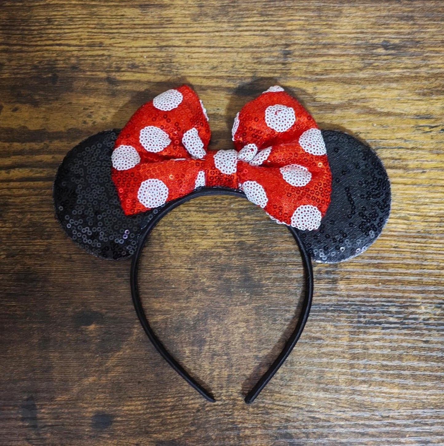 Cute Disney Parks Minnie Mouse Sequined Classic Black Red Bow Ears Headband.