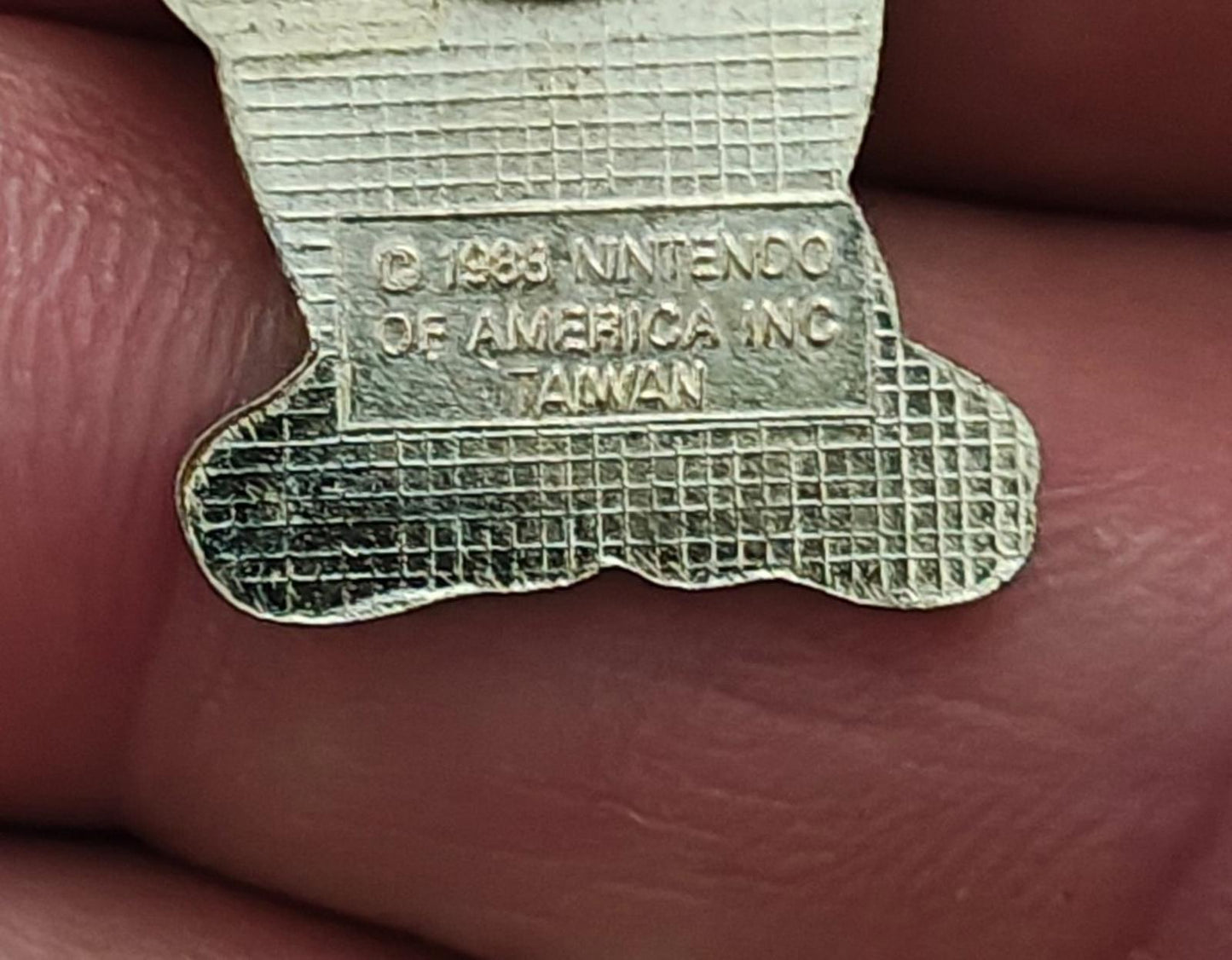 1988 Nintendo Super Mario Bros. Luigi Gold Tone Enamel Pin