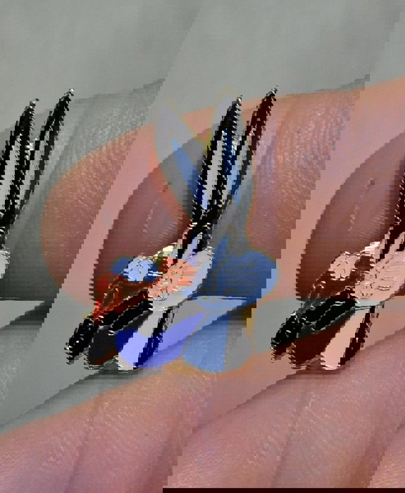 1980's Bugs Bunny Eating A Carrot Enamel Pin