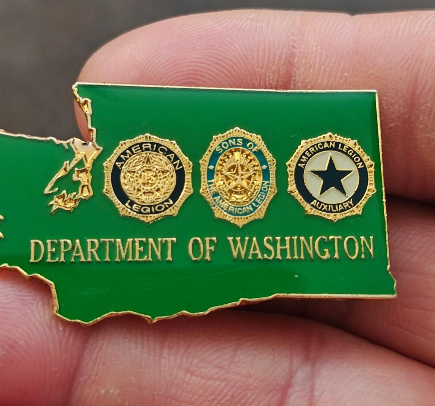 1990s American State Of Washington Gold Tone Green Enamel Pin