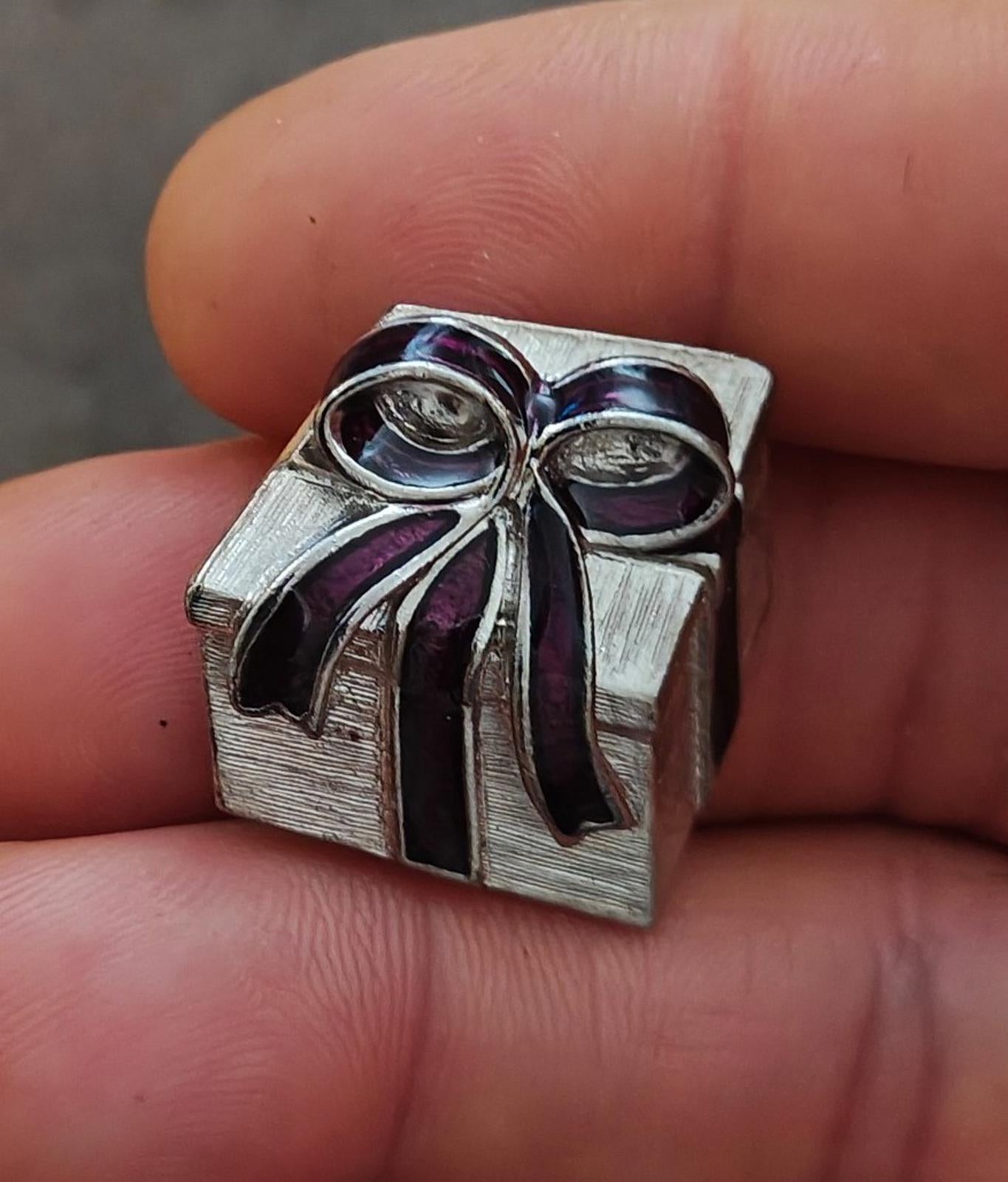 1980s Present With Purple Bow Silver Tone Enamel Pin Brooch