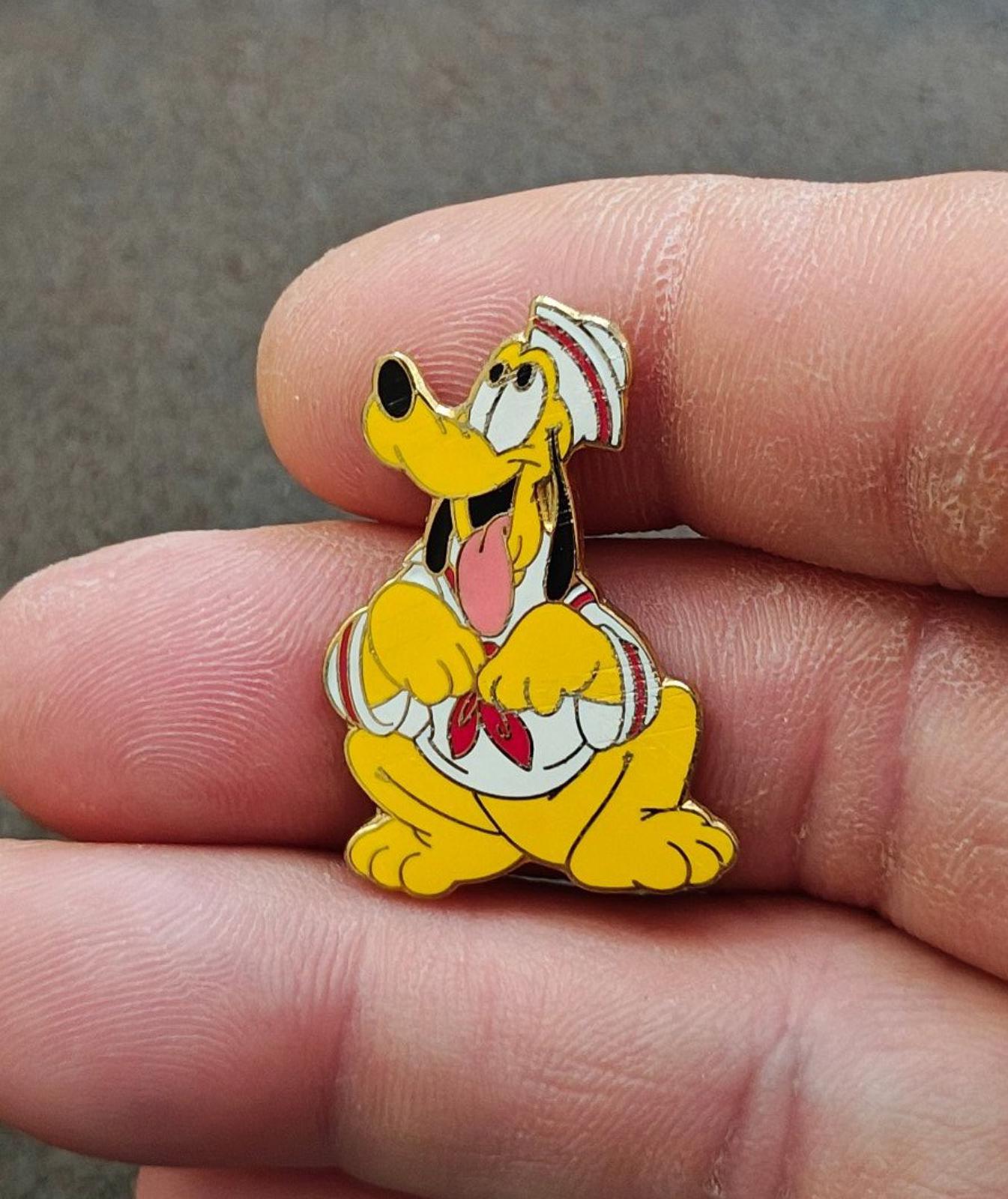 2001 Disney Cruise Line Pluto Gold Tone Enamel Pin