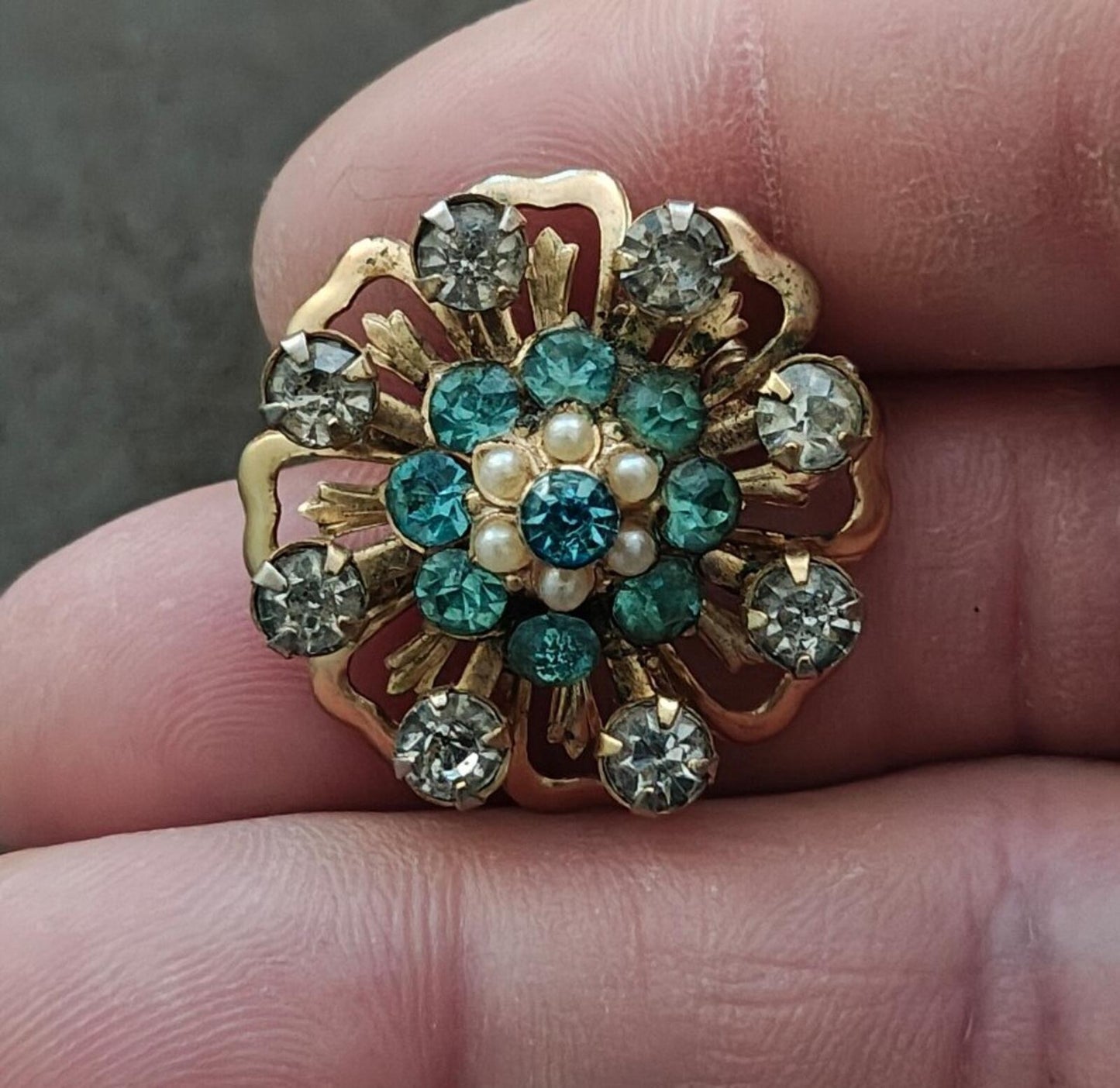 1950s/60s Gold Tone Floral Sunburst With Colorful Rhinestones & Faux Pearls Pin