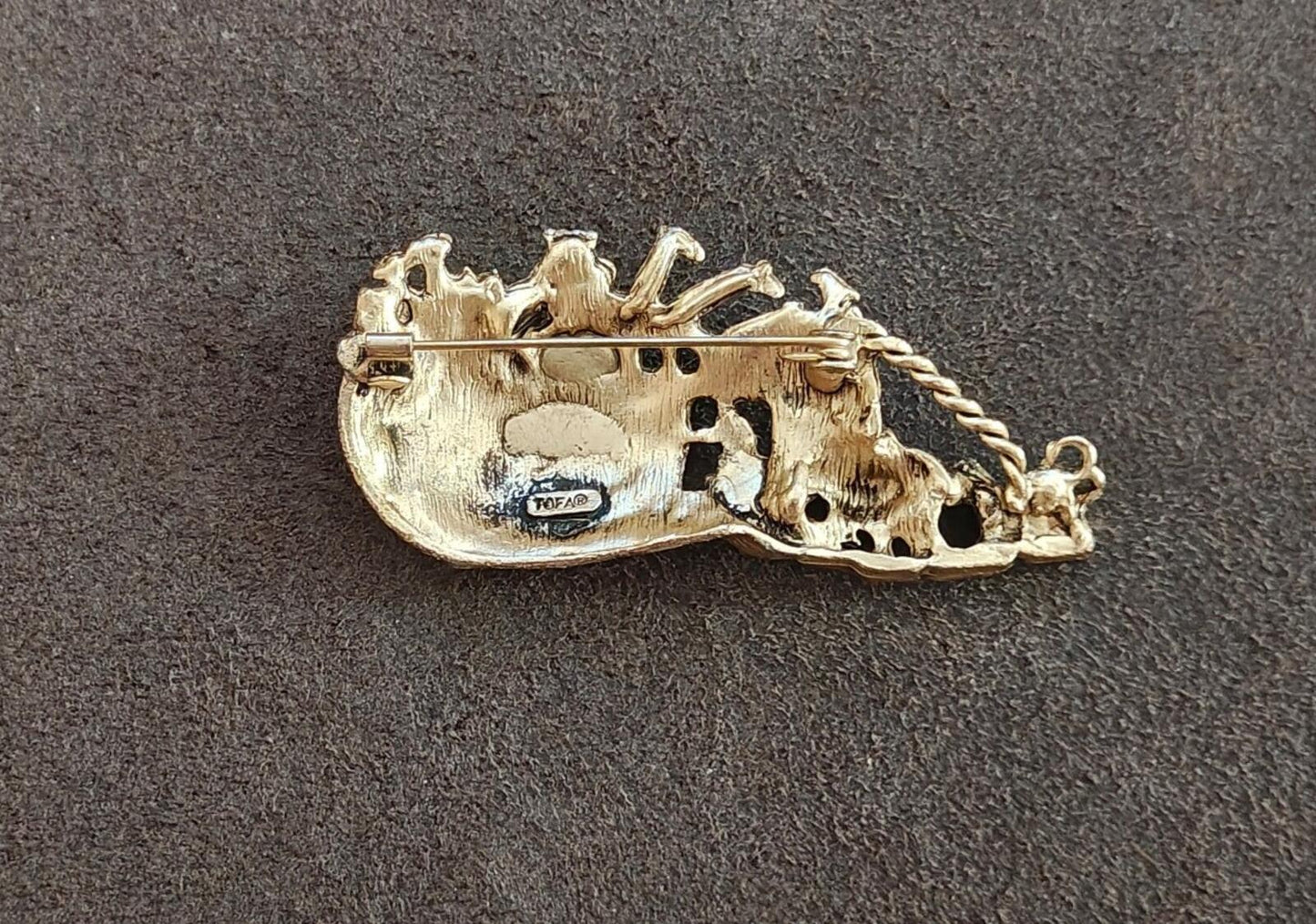 1990s Signed TOFA Gold Tone Noah's Ark Brooch