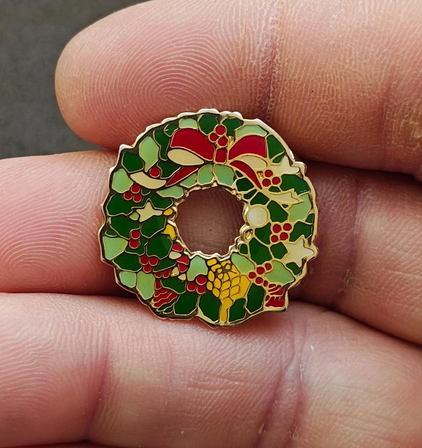 1980s Gold Tone Enamel Christmas Wreath Pin