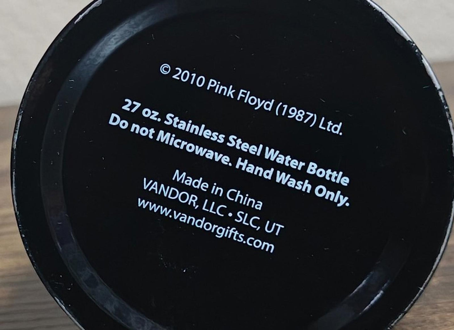 Cool 2010 Vandor Pink Floyd 27oz Stainless Steel Black Water Bottle