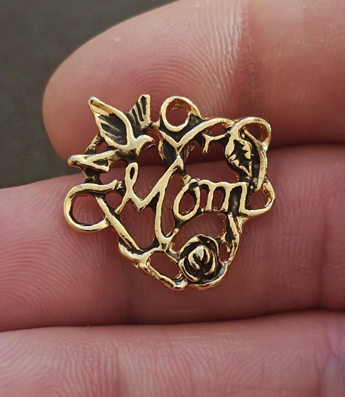 1980s Gold Tone"Mom" Floral Heart Pin