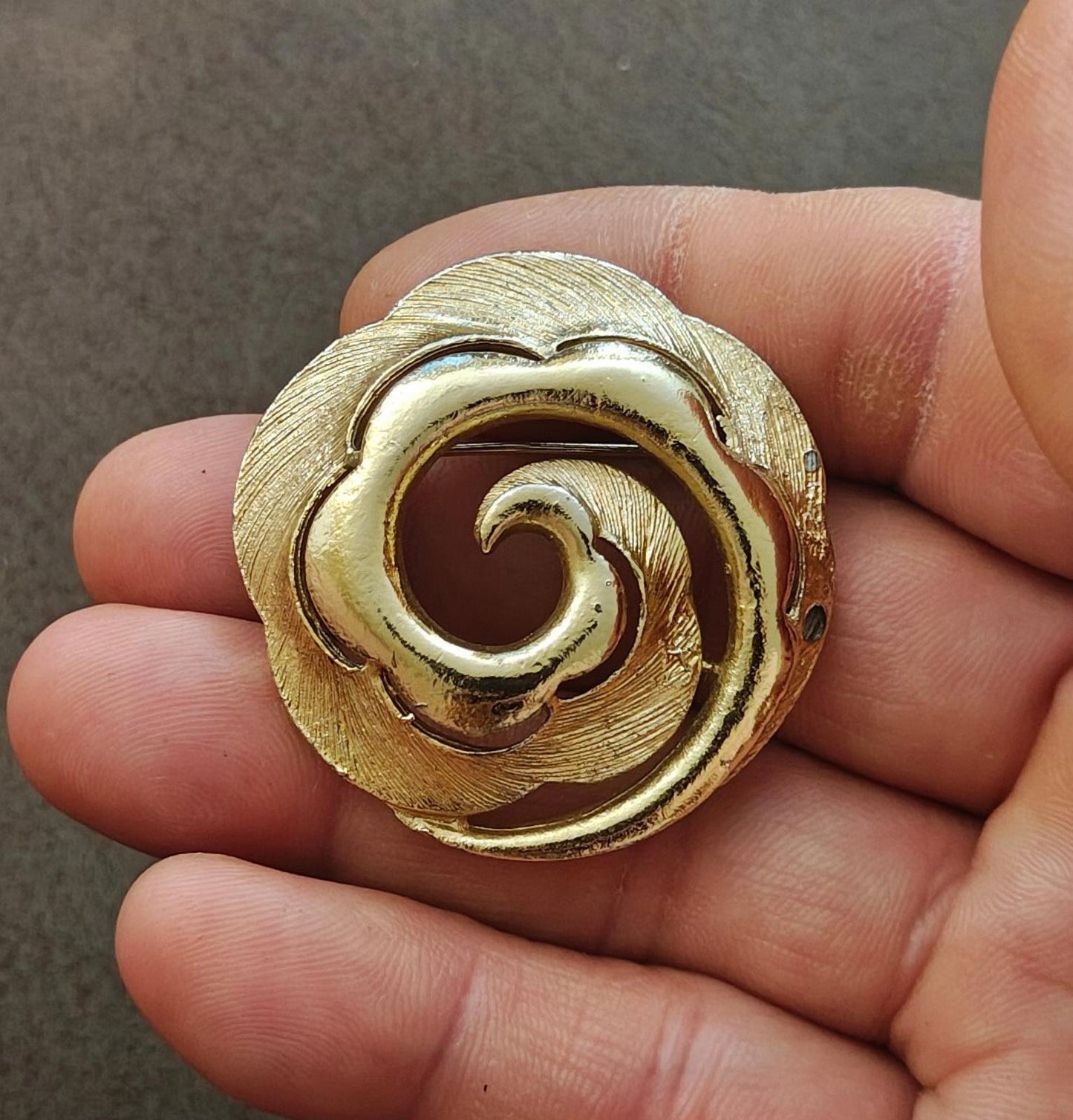 1980s Gold Tone Textured Swirl Flower Design Brooch
