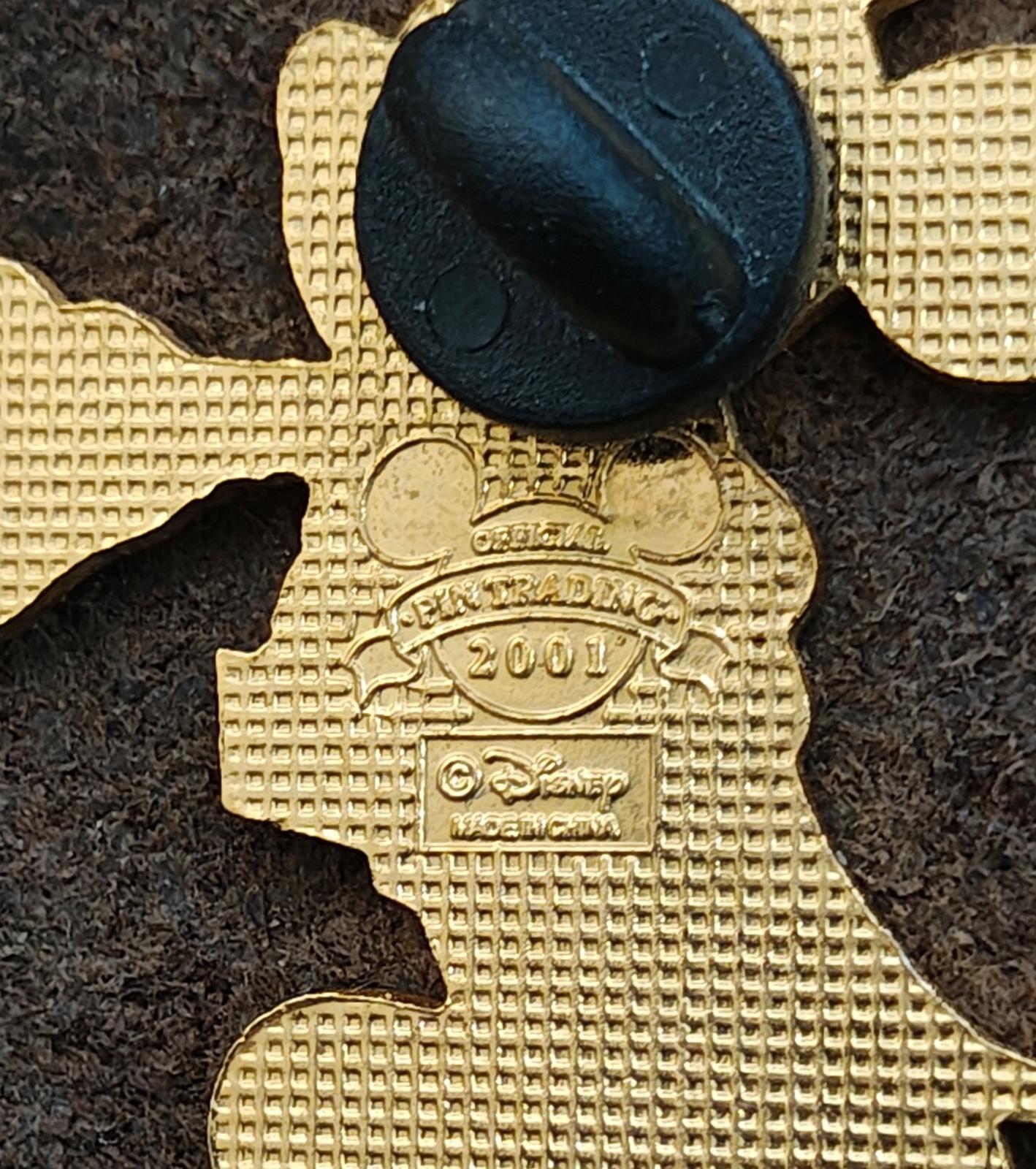 2001 Retired Mickey Mouse Trading Starter Set Gold Tone Enamel Pin