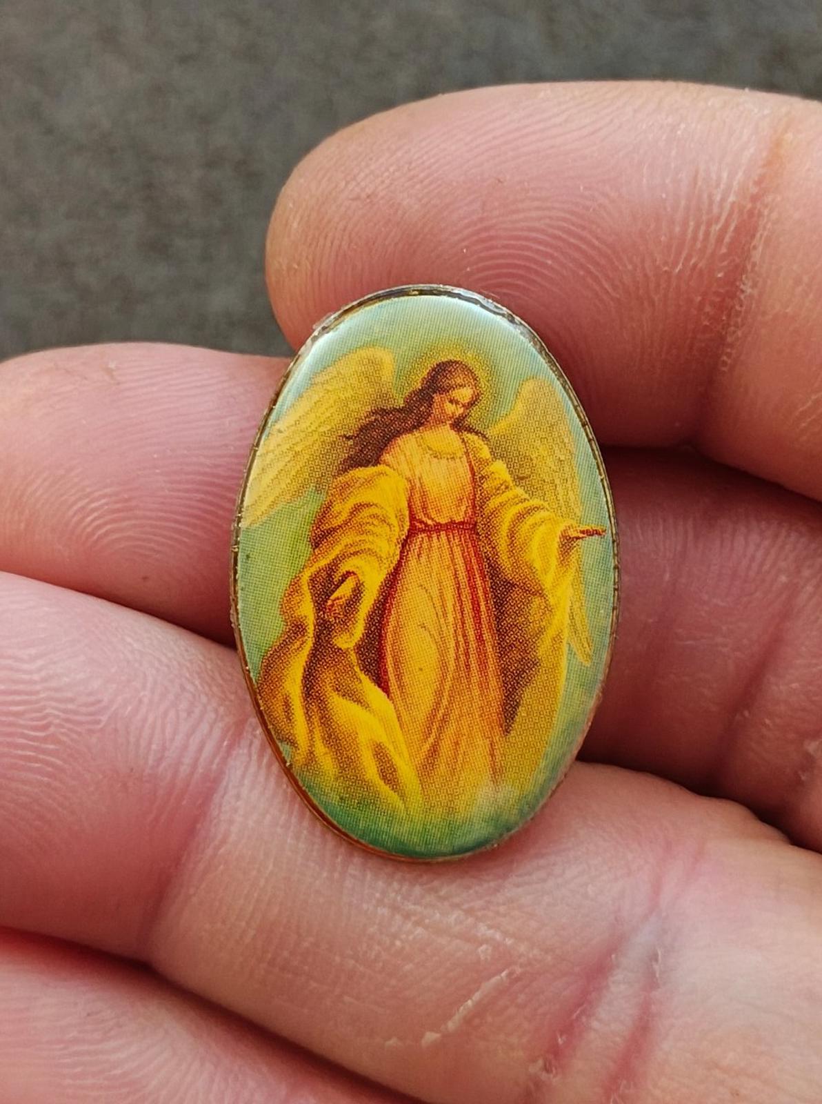 1980s Guardian Angel Lucite Oval Gold Tone Pin