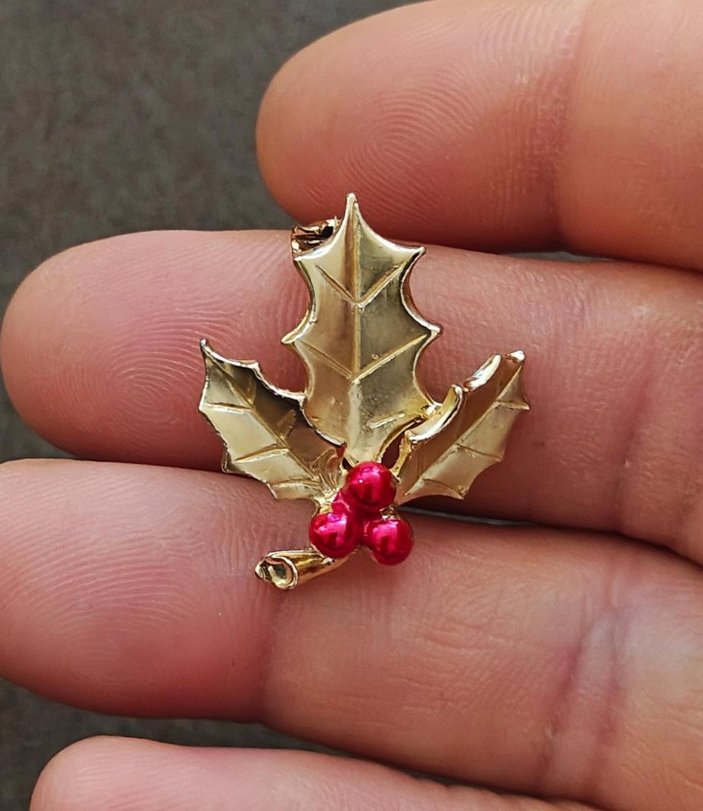 Vintage Style Holly Berry Gold Tone With Red Enamel Brooch