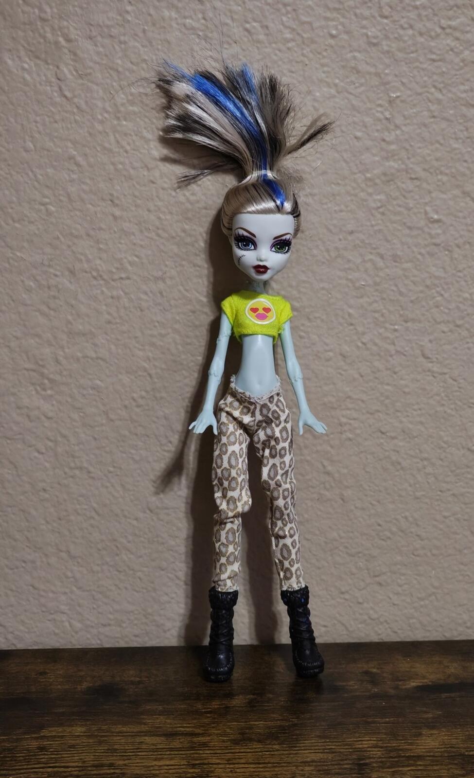 2008 Monster High Frankie Stein Doll With Green Top & Leopard Pants