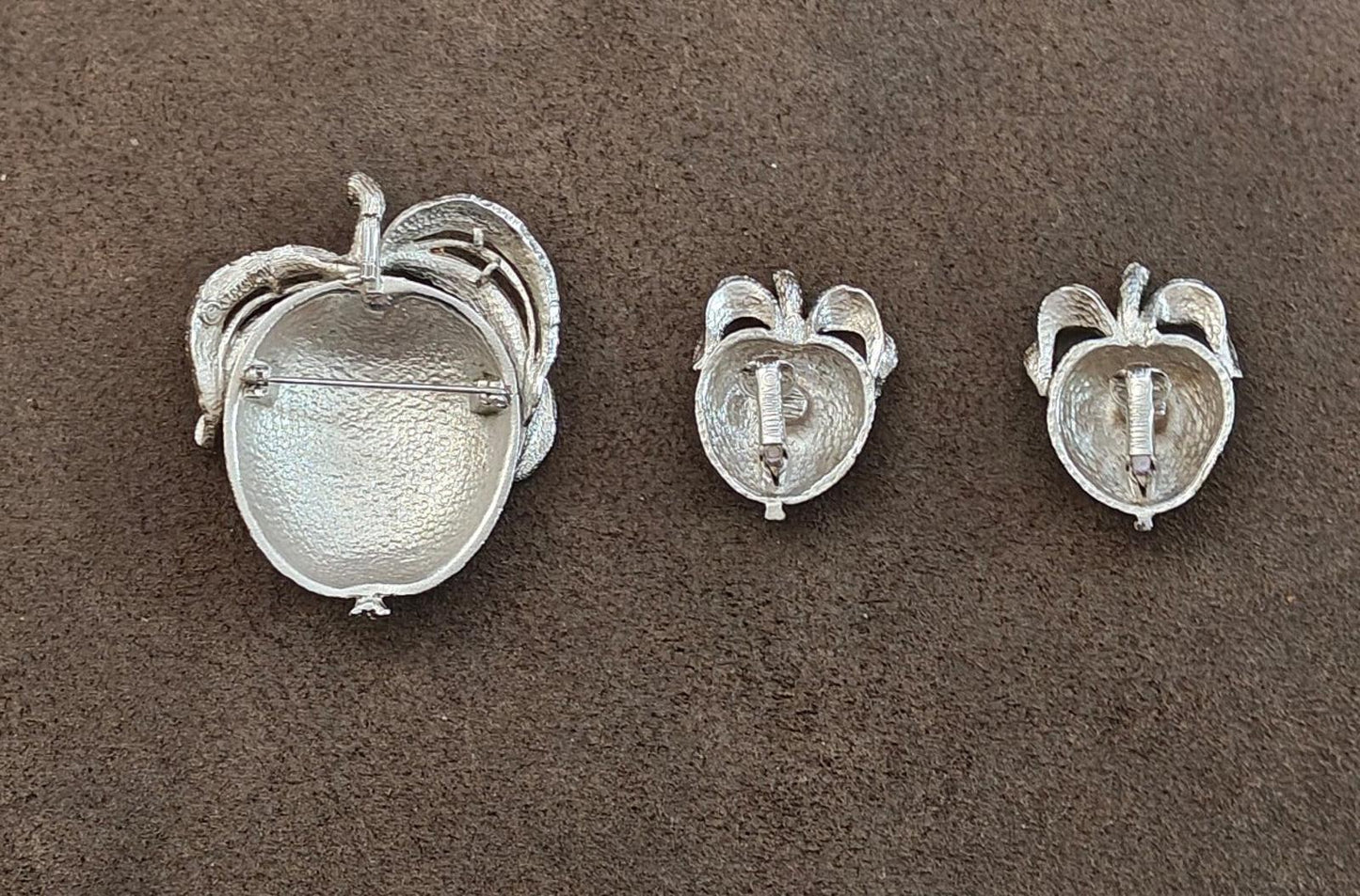 1961 Vintage Sarah Coventry ADAM'S DELIGHT Apple Brooch Pin and Earrings Set