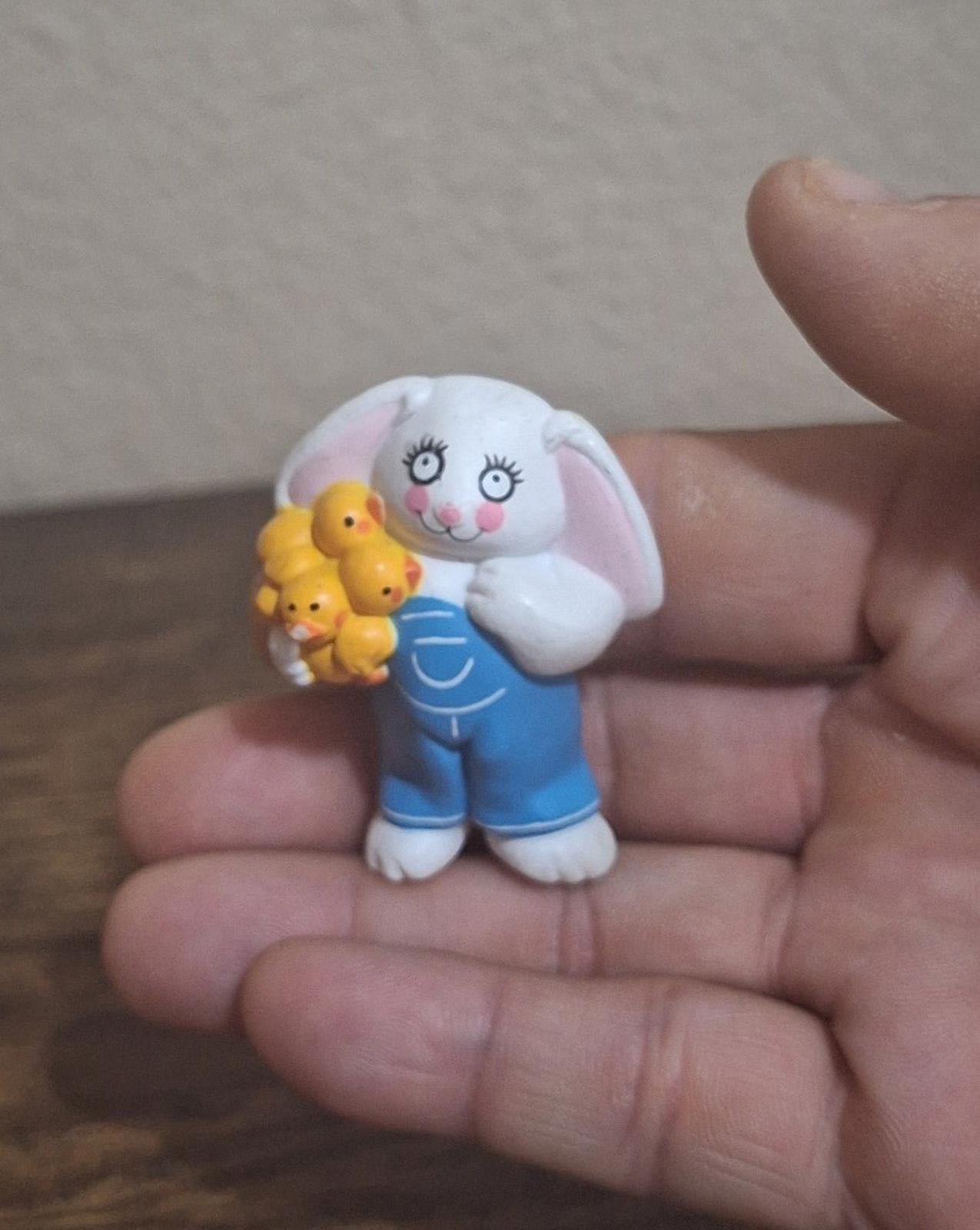 Vintage S. Lehman/ Easter Unlimited Signed Plastic Easter Bunny Pin