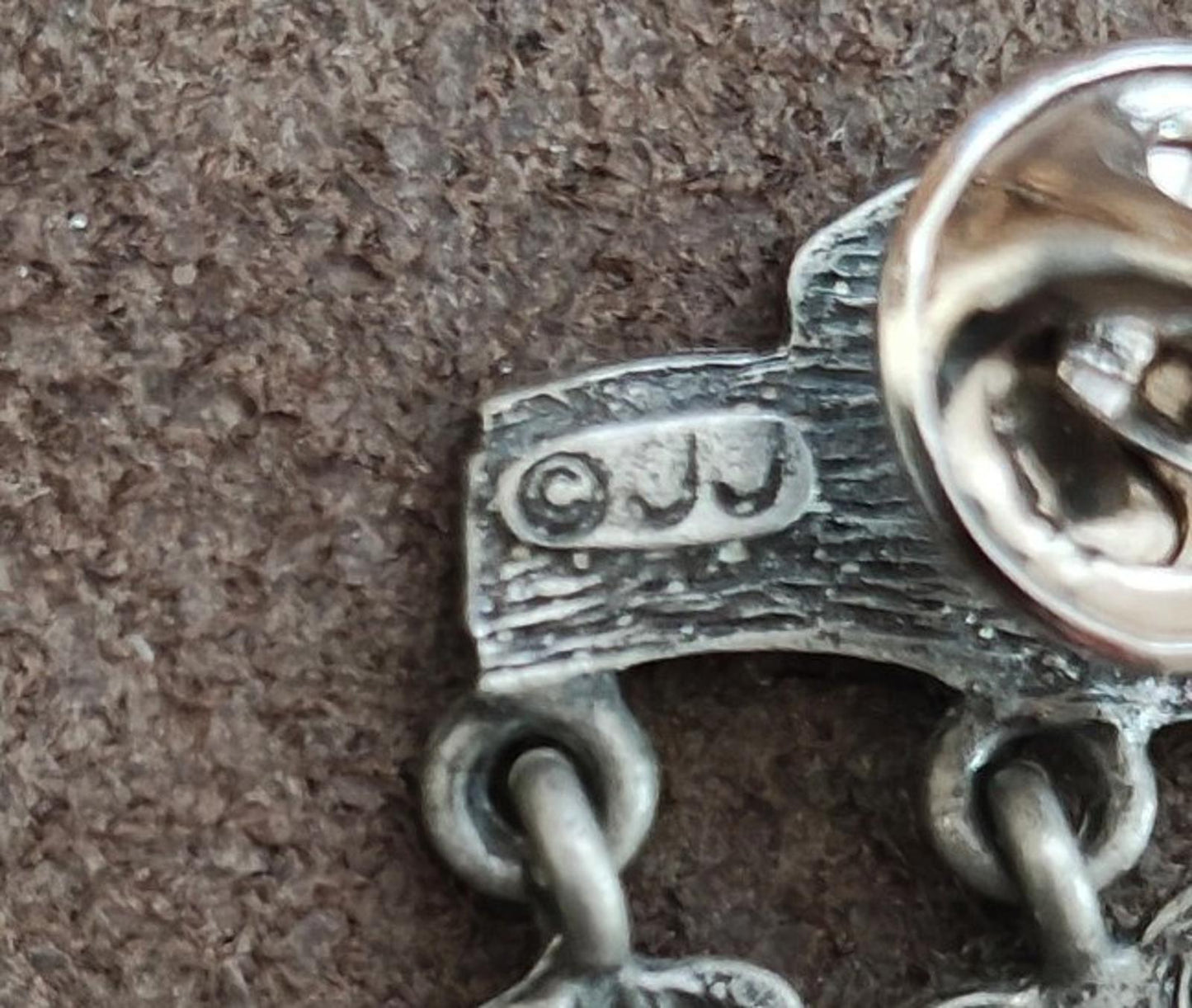 1980s Signed J.J. (Jonette Jewelry) Sewing Theme Pewter Dangle Brooch
