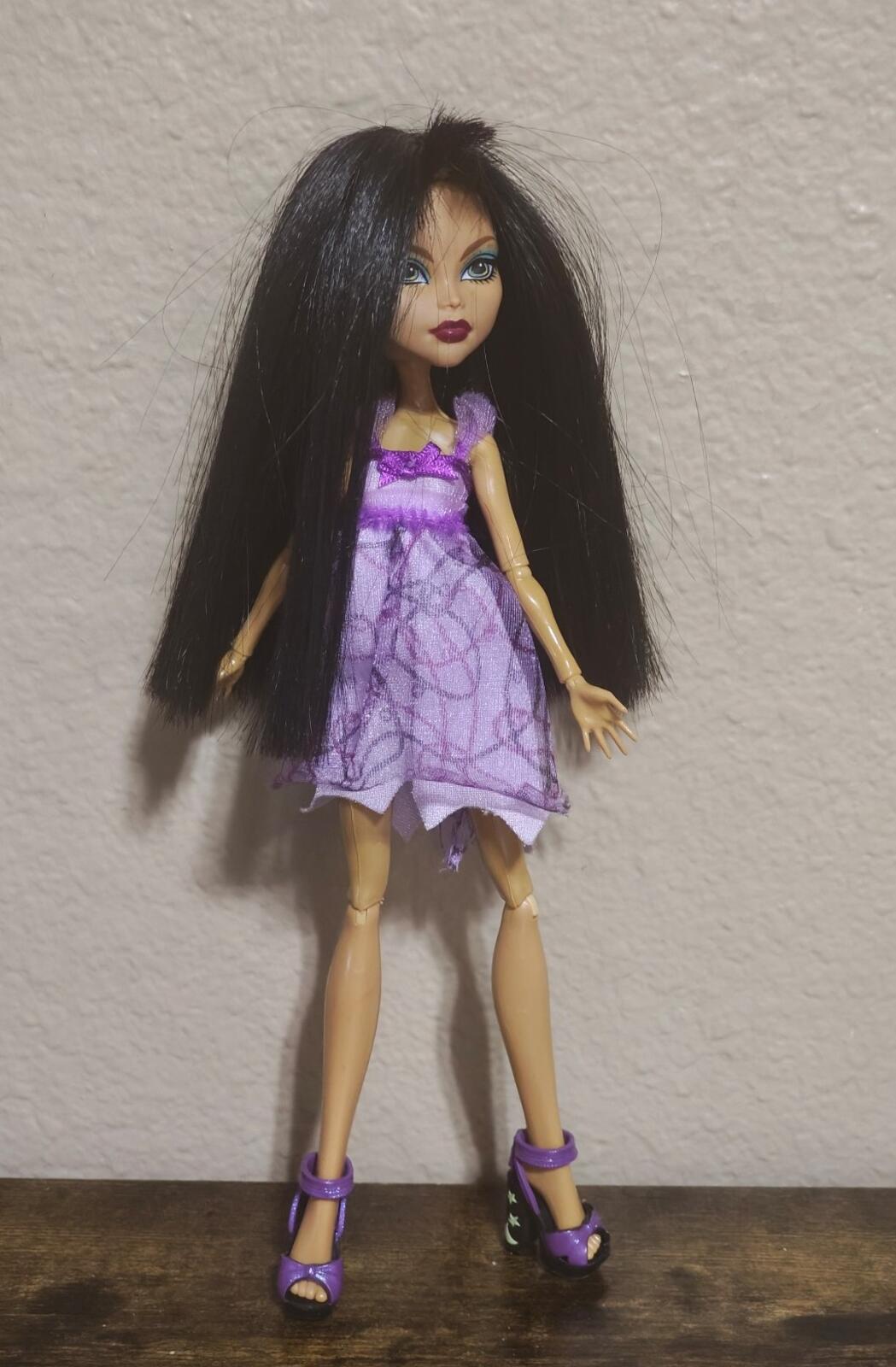 2008 Monster High Cleo de Nile With Purple Outfit