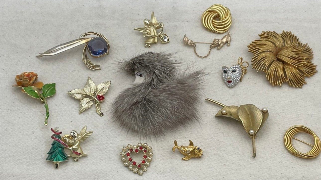 Pins & Brooches - Trinketmania-LV