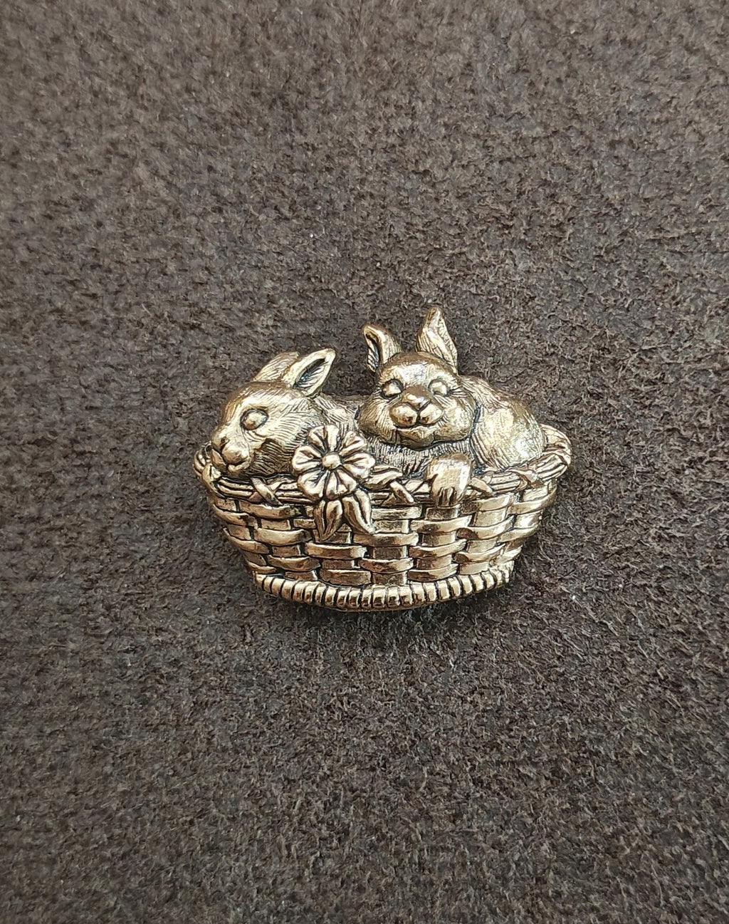 1990 Avon Basket of Love Featuring Two Bunnies In a Basket Gold Tone Brooch