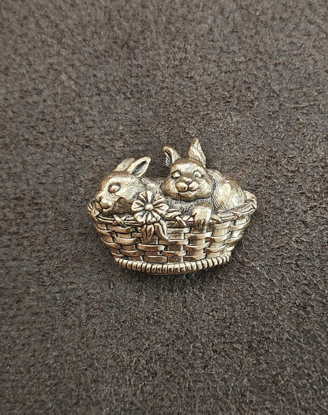 1990 Avon Basket of Love Featuring Two Bunnies In a Basket Gold Tone Brooch