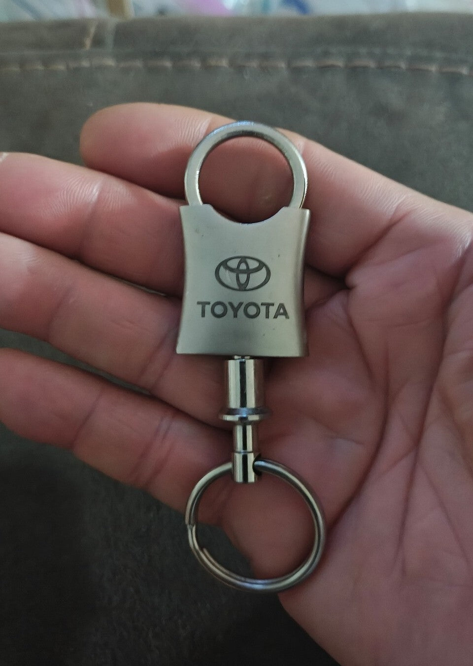 Toyota Auto Gold KCVTOY Valet Keychain