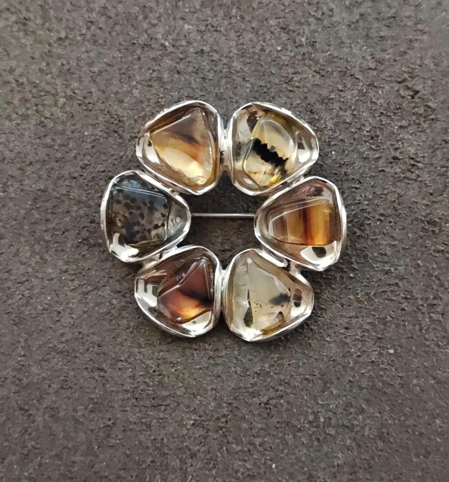 1980s Gold Tone Circular Brooch Featuring Six Individual Pieces of Agate Stones