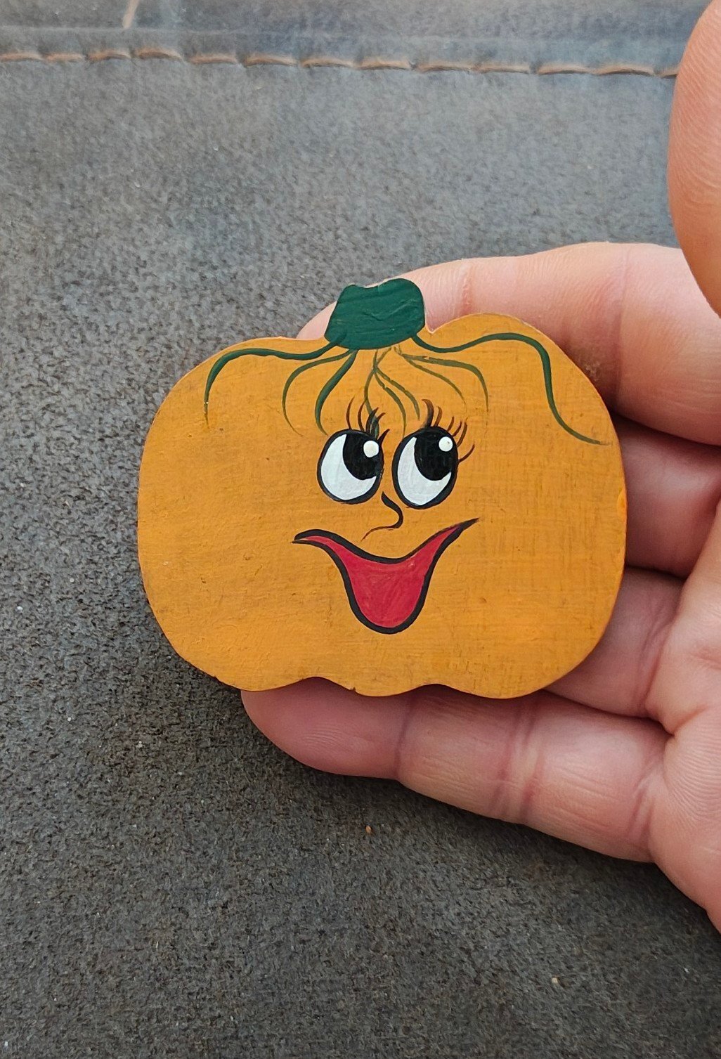 Super Cute Handmade/Handpainted Smiling Pumpkin Wooden Pin Brooch