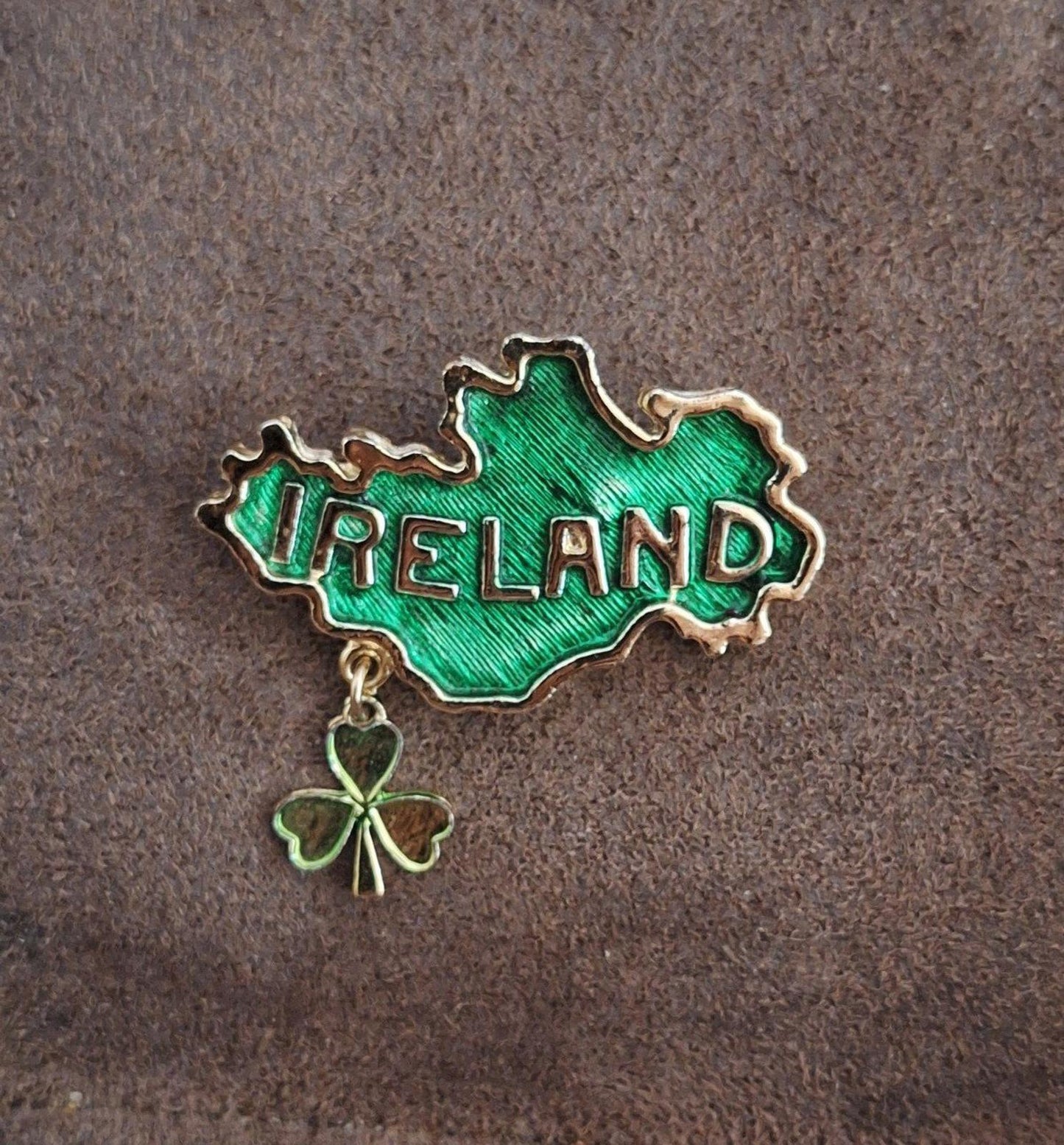 Gold Tone Ireland With Country Outline & Dangling Clover/Shamrock