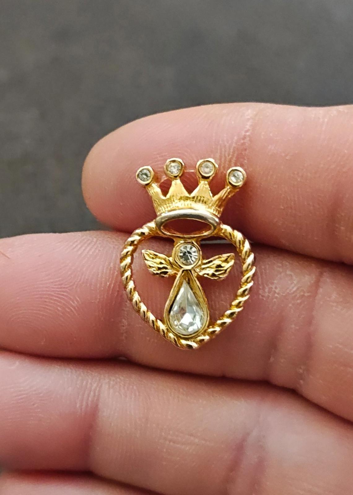 1997 Signed IMO "Angel Heart Crown" Gold Tone With Rhinestones Pin