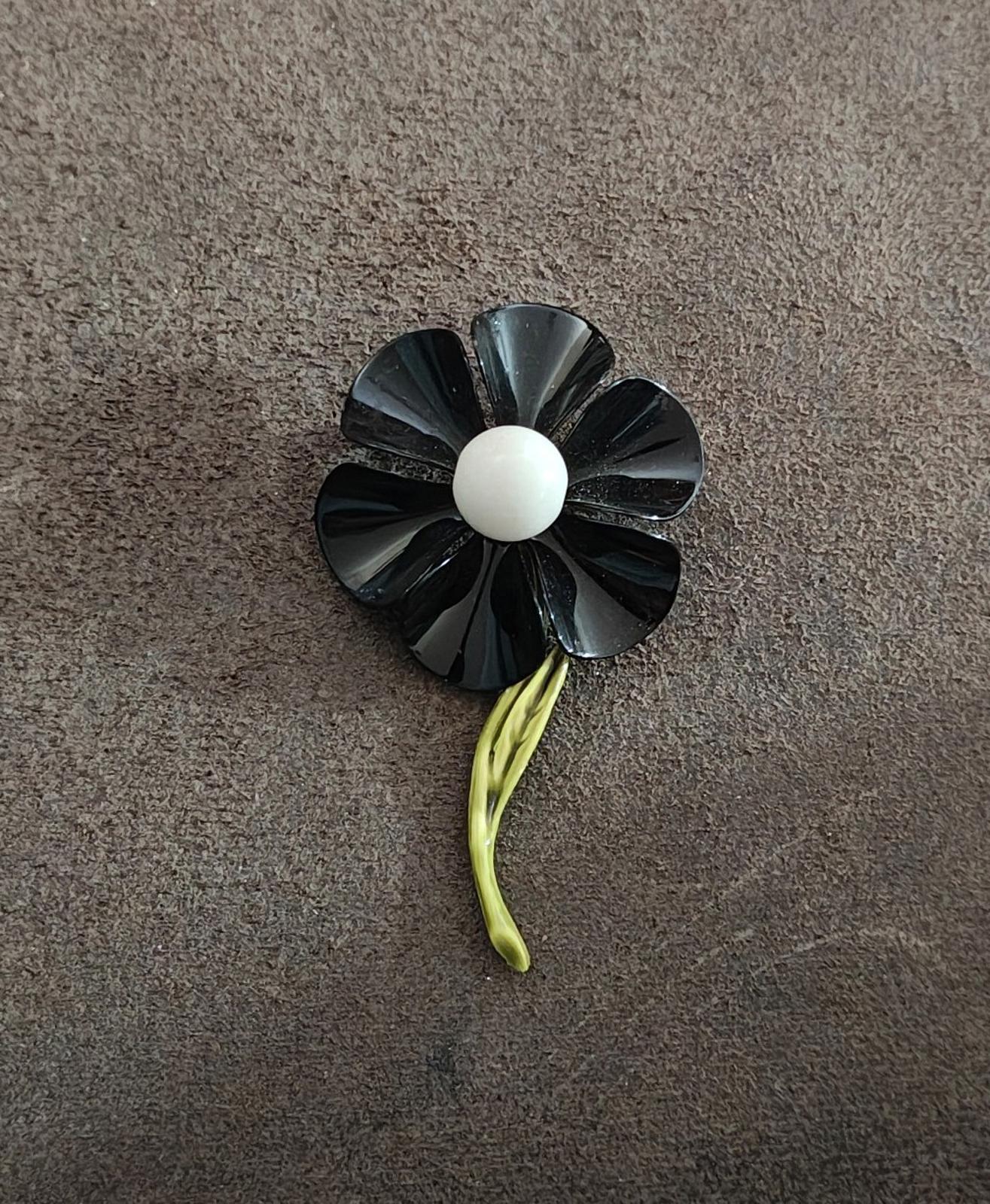 1980s Vintage Rare Flower Black and Green Enamel Metal Brooch Pin
