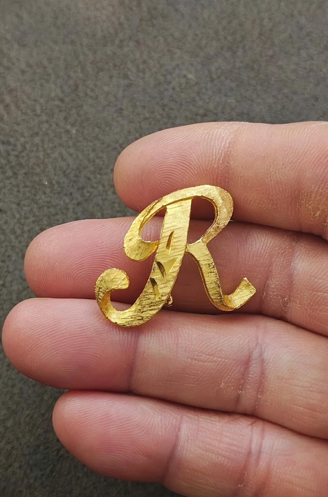 1960/70s Mamselle Vintage Gold Tone Monogram Initial R Brooch Pin