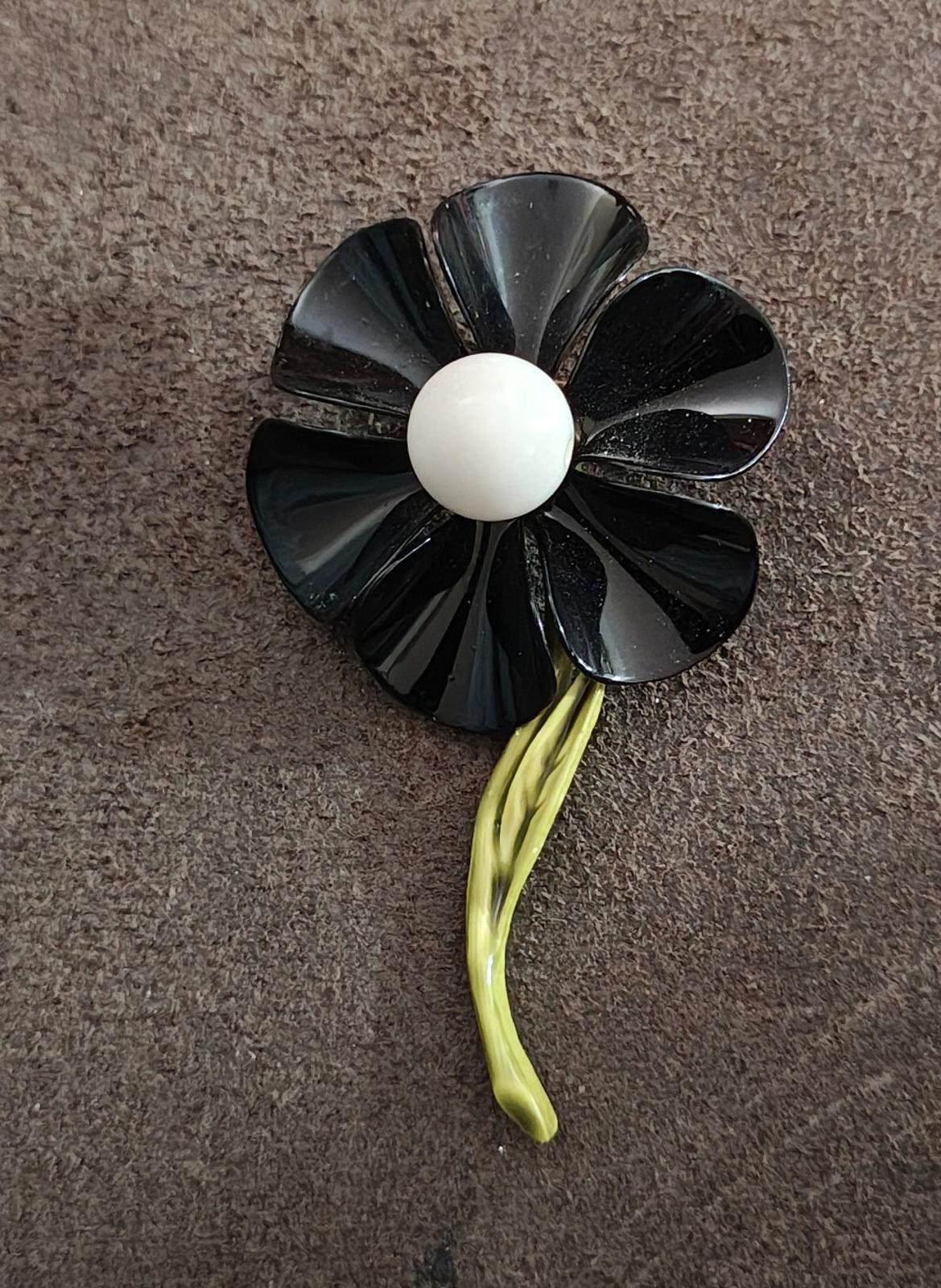 1980s Vintage Rare Flower Black and Green Enamel Metal Brooch Pin
