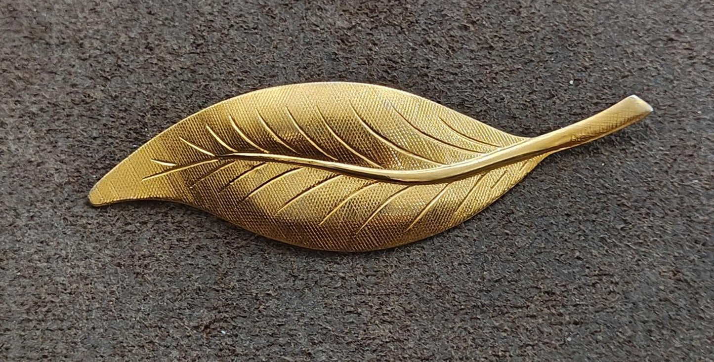 1960s Gold Tone Textured Leaf Brooch Pin