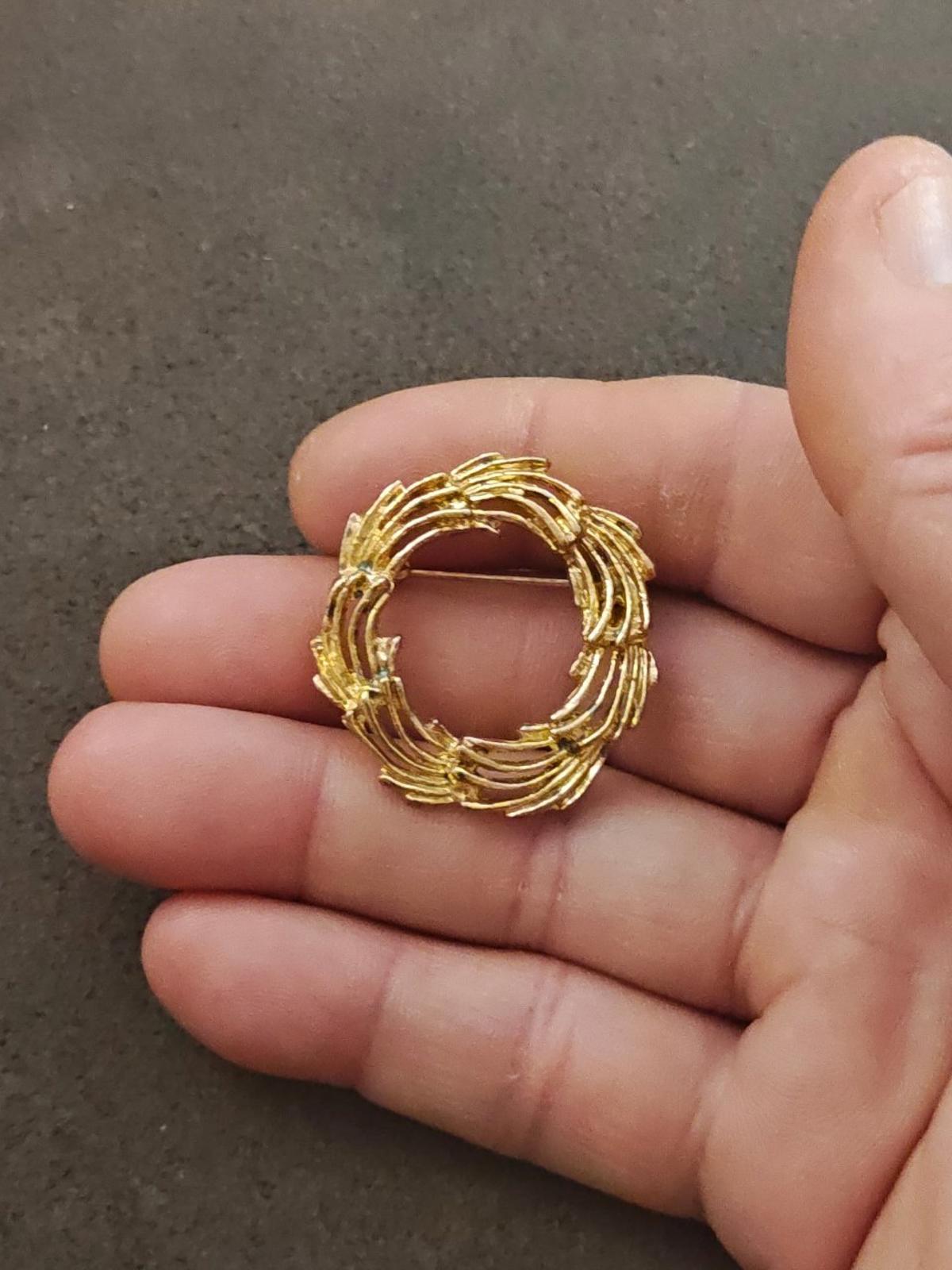 1960’s Elven Style Swirling Circle Gold Tone Brooch