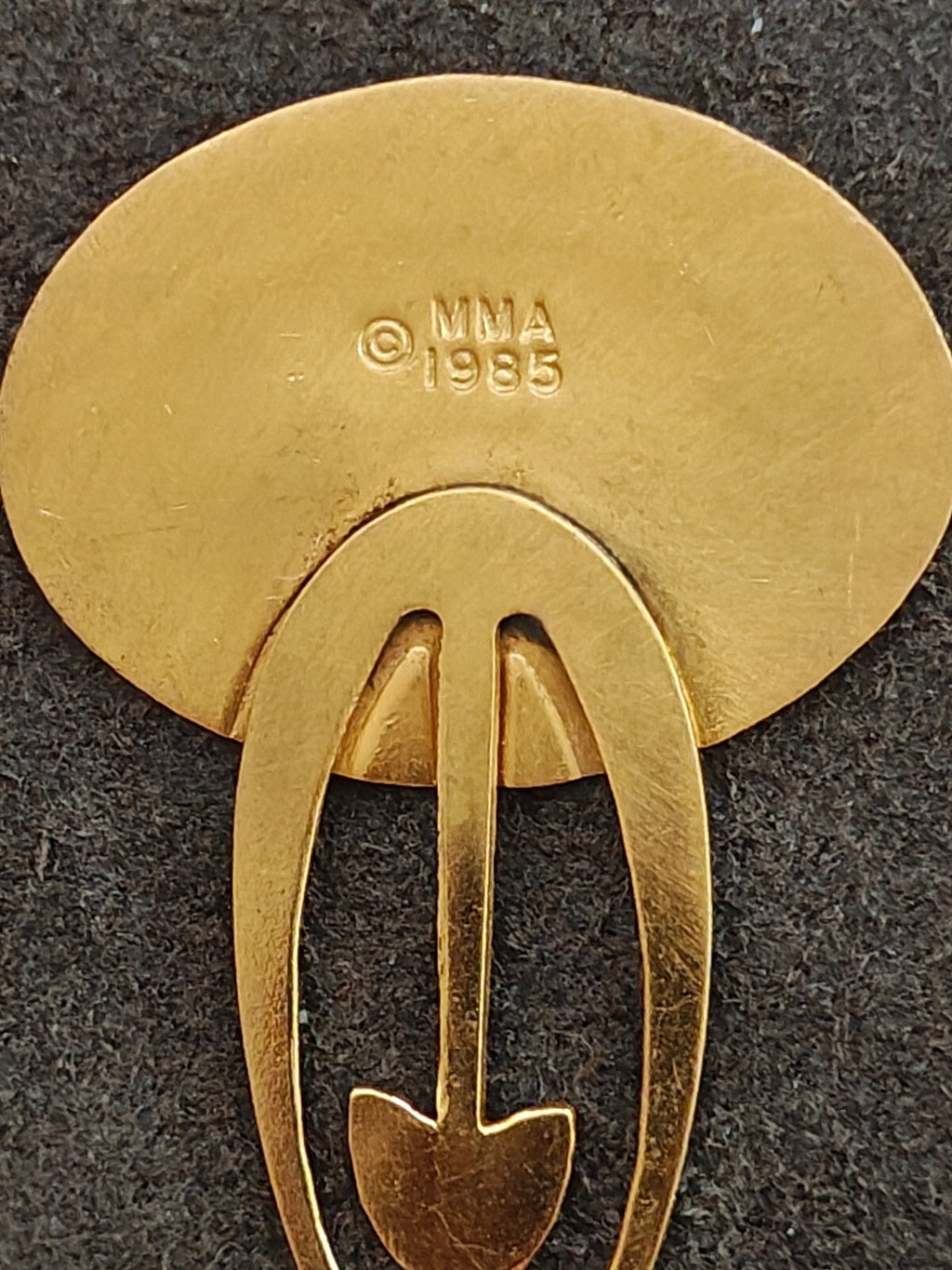 1985 Metropolitan Museum of Art (MMA)  Gold Tone Blue Enamel  Clip Bookmark