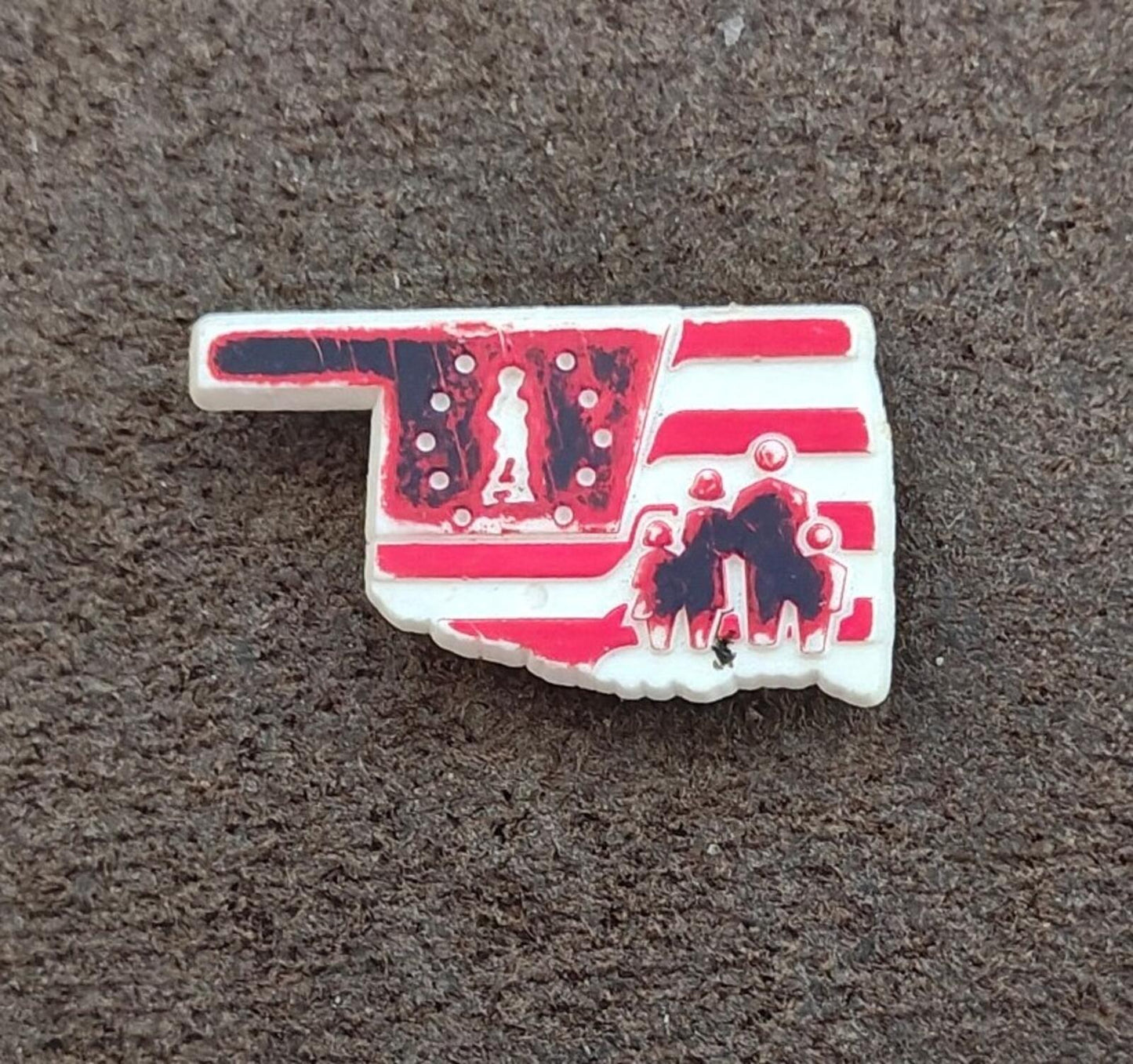 1980s Oklahoma State Map Plastic Pin