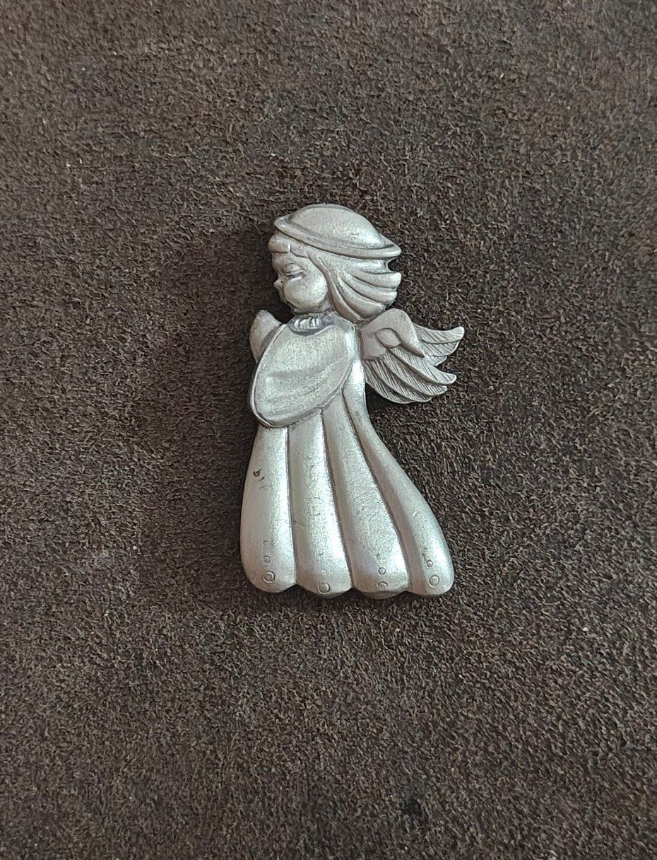 1986 Hampshire Pewter Angel Brooch.