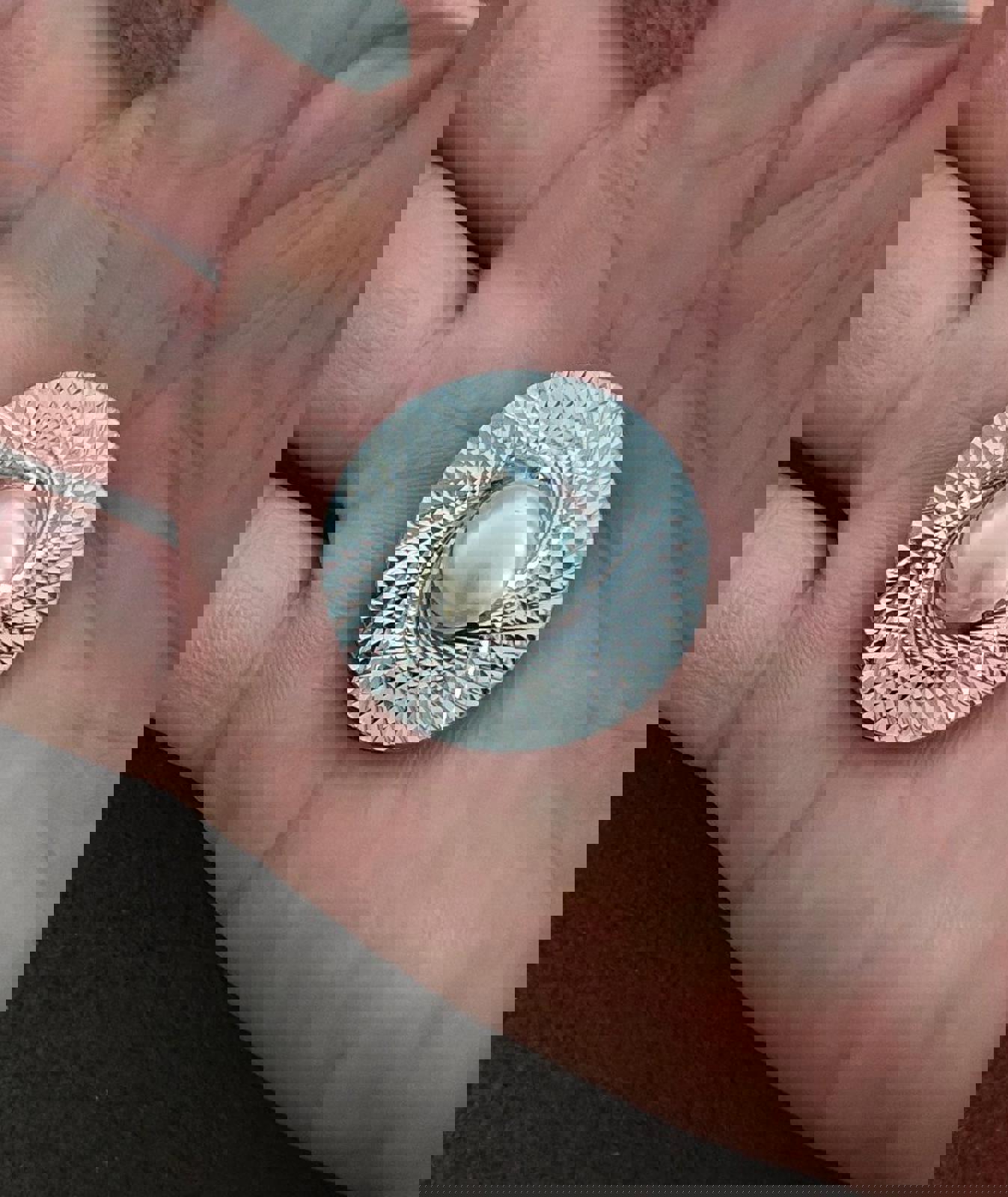 1960's West Germany Silver Tone Diamond Cut Round Scarf Clip