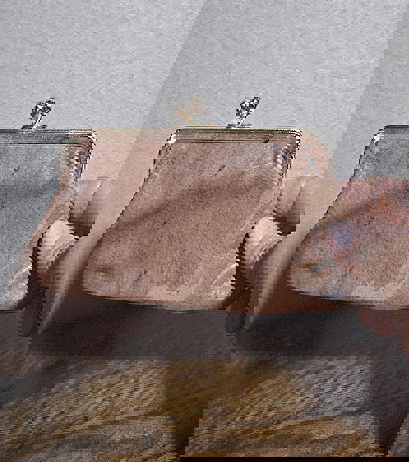 Great Looking Vintage Sicilia/Sicily Tan Leather Embossed Coin Purse Wallet.