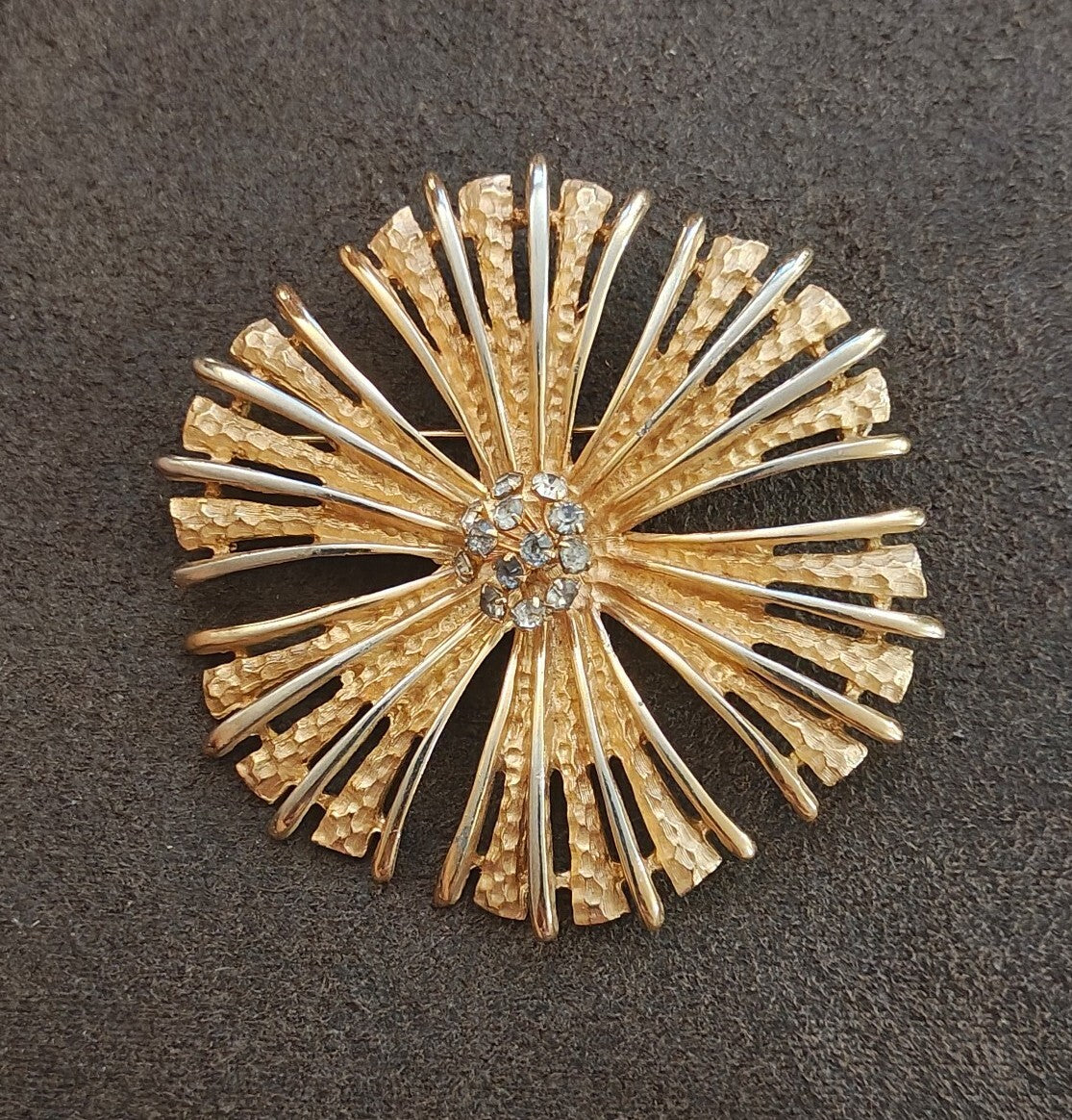 1960s Textured Gold Tone Floral Starburst Statement Brooch Pin