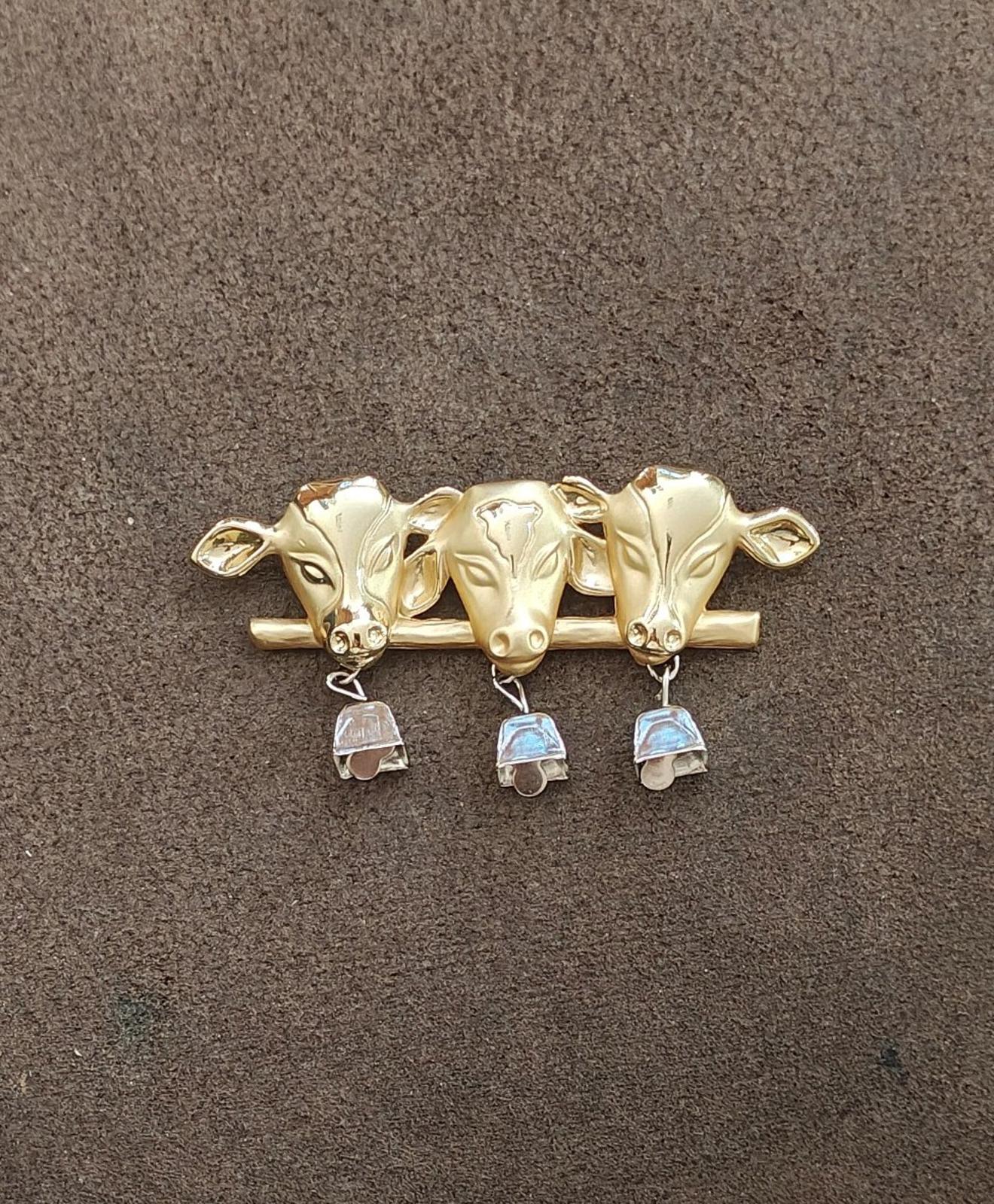 1980s Signed AJC Three Cow Head With Dangling Silver Tone Bells Brooch