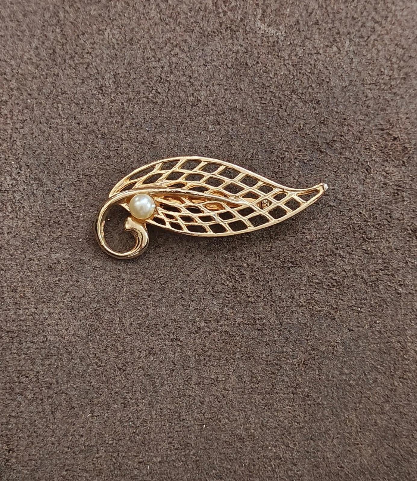 Multicolor Crystal Honey Bee Brooch