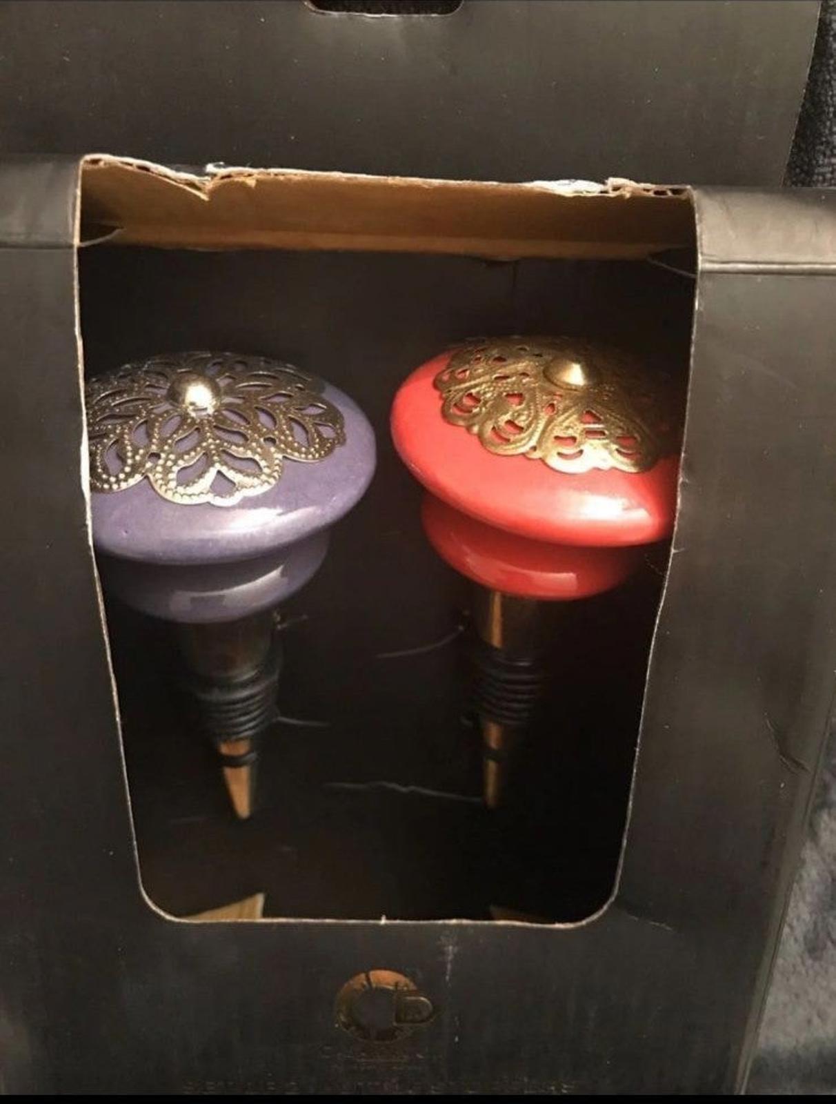 Beautiful Set Of Ceramic Door Knob Cork Purple And Red Wine Stoppers