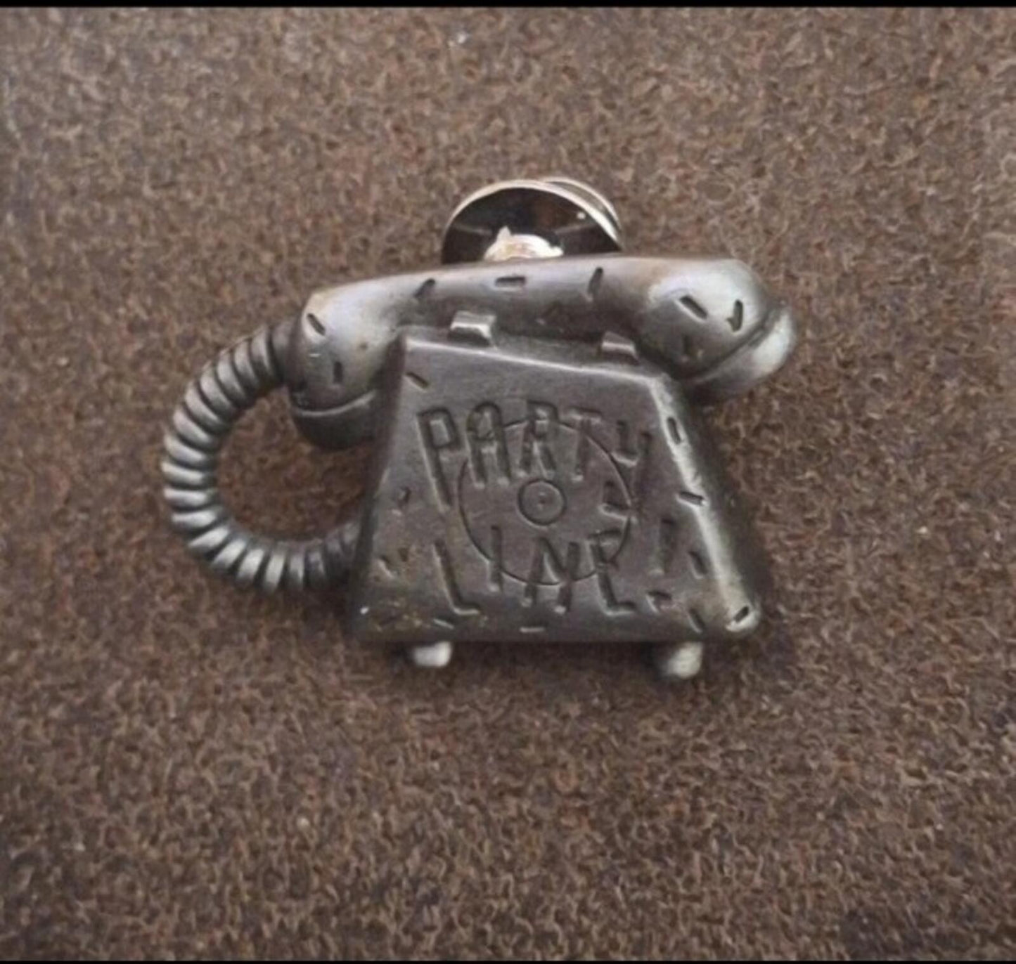 Avon 1989 PARTY LINE! Telephone Pewter Pin