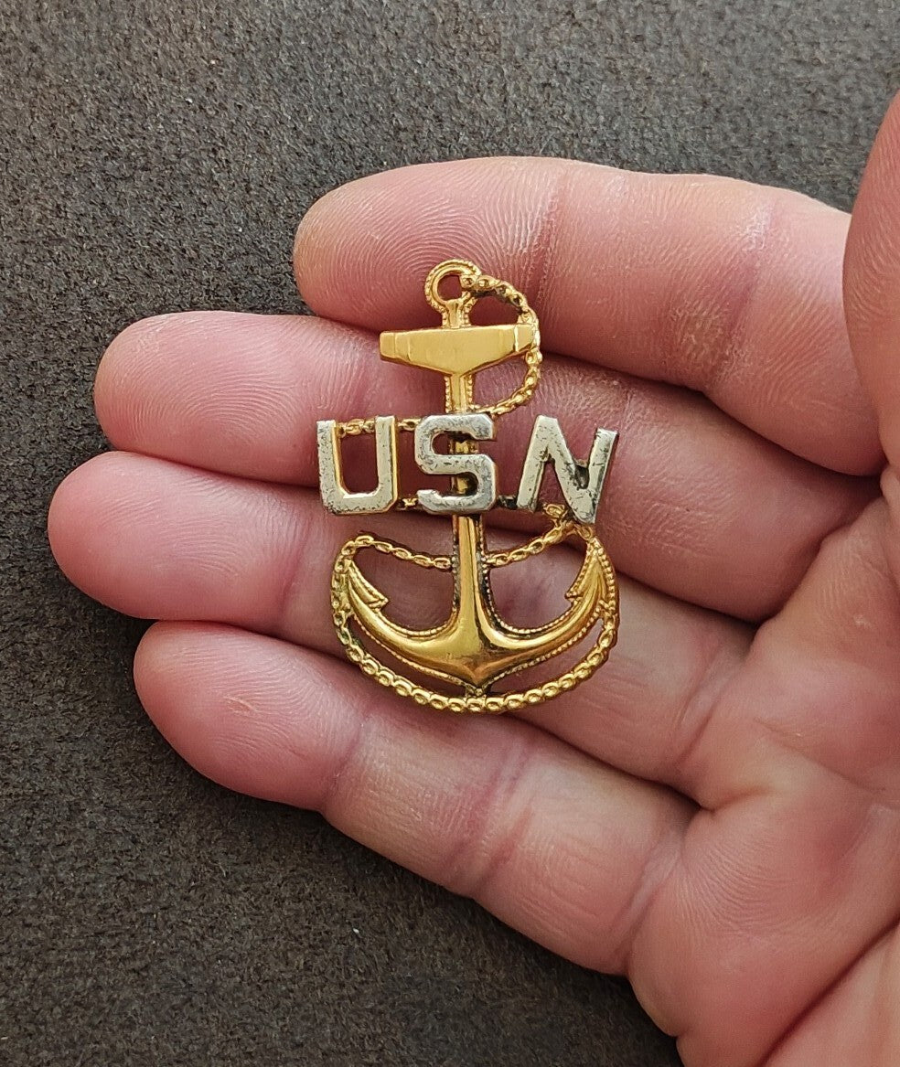 40s WW2 United States Navy Chief Petty Officer (CPO) Fouled Anchor Pin