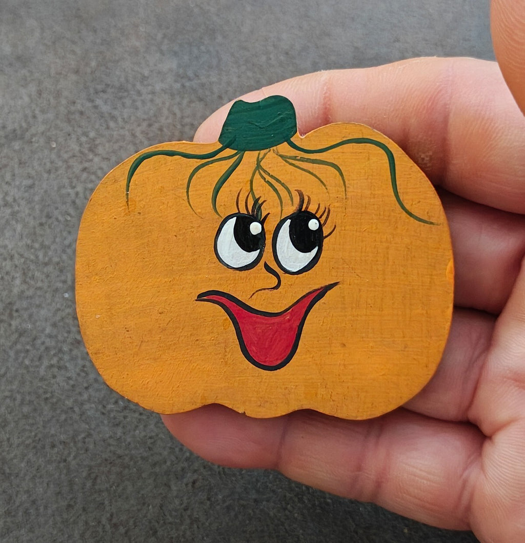 Super Cute Handmade/Handpainted Smiling Pumpkin Wooden Pin Brooch