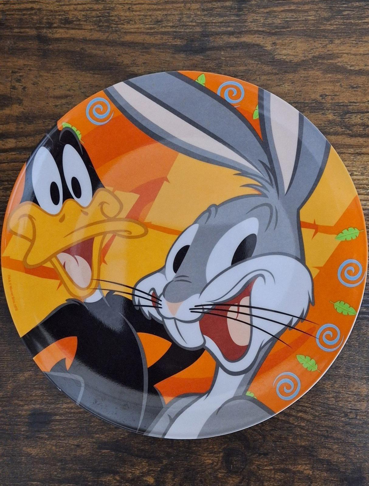 Cute & Colorful Looney Tunes Bugs Bunny & Daffy Duck Collectible Plastic Plate.