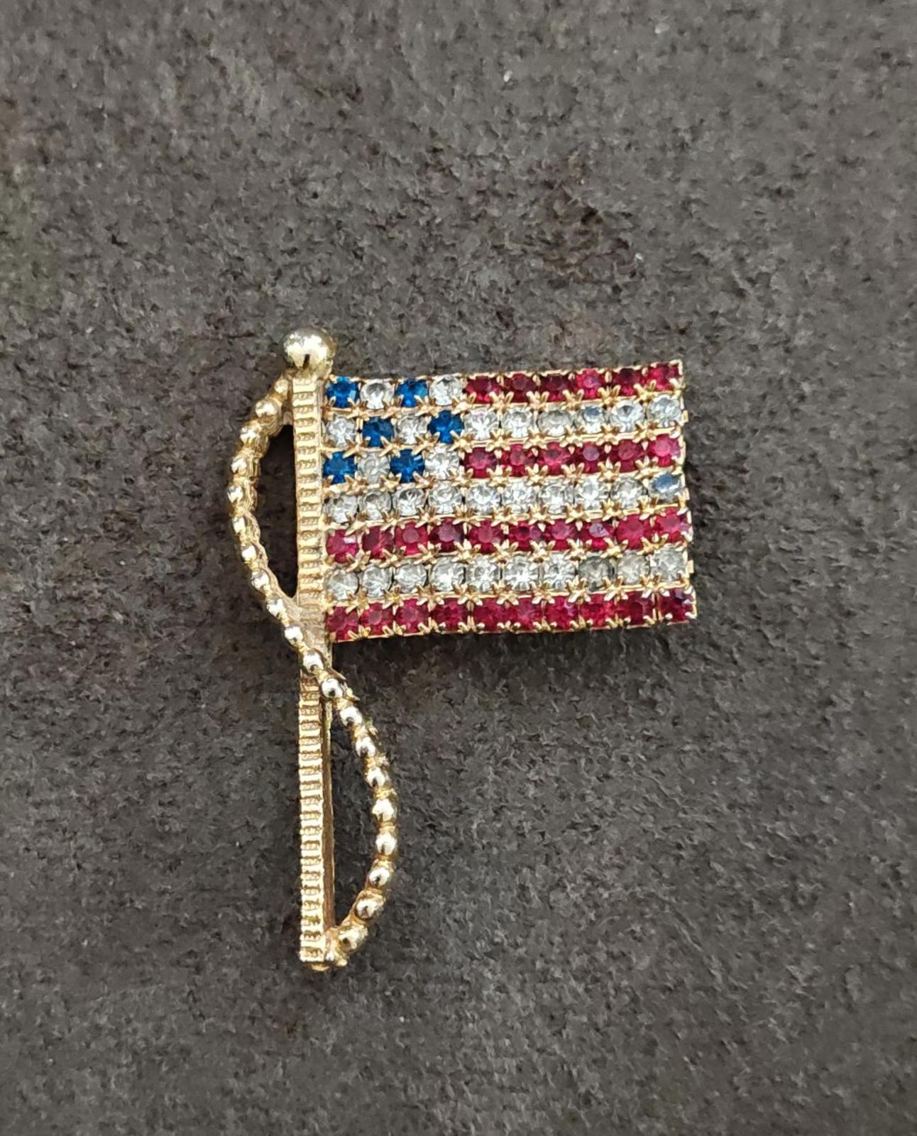 1960s Signed Rafaelian Gold Tone American Flag Patriotic Pin Brooch